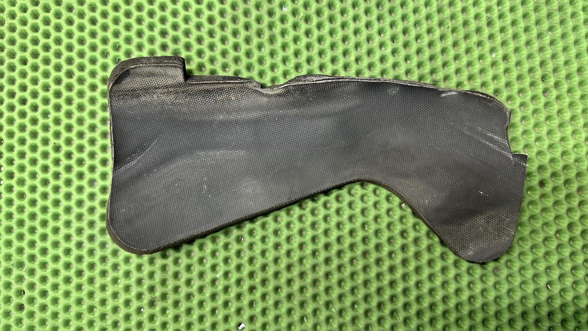 Теплоизоляционный экран правый (рама-бак) K1200/1300 R/S 46637681039