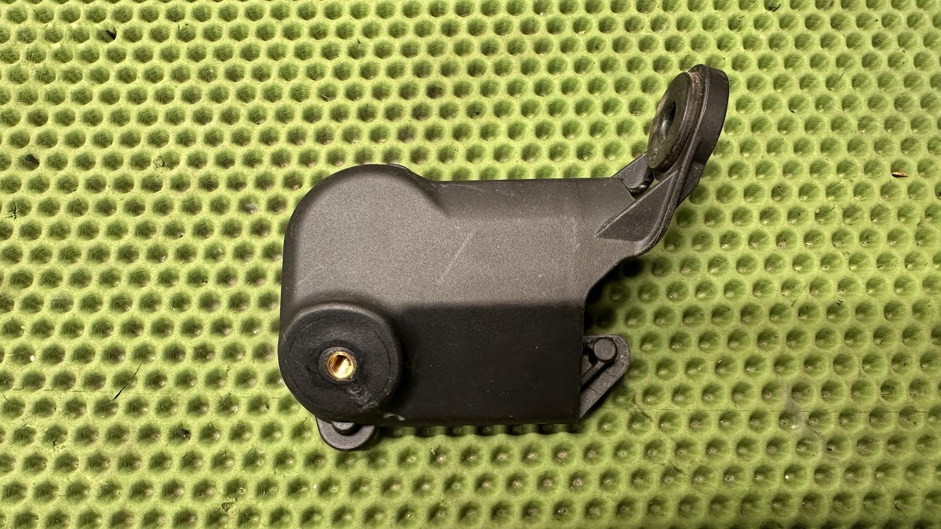 Крепление привода EXUP RnineT 18308558132