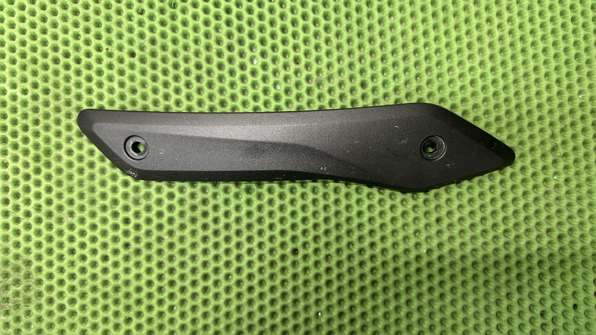 Накладка ветрозащитного щитка Л 46638382833