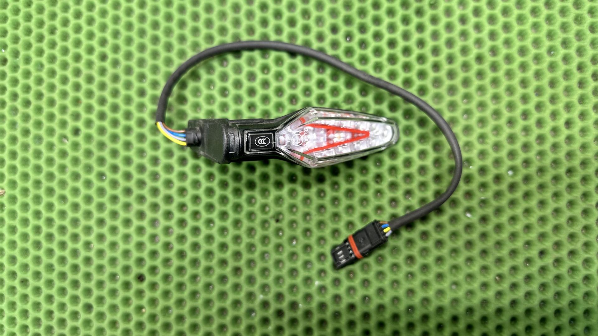 Многофункциональный указатель поворота 63239443331