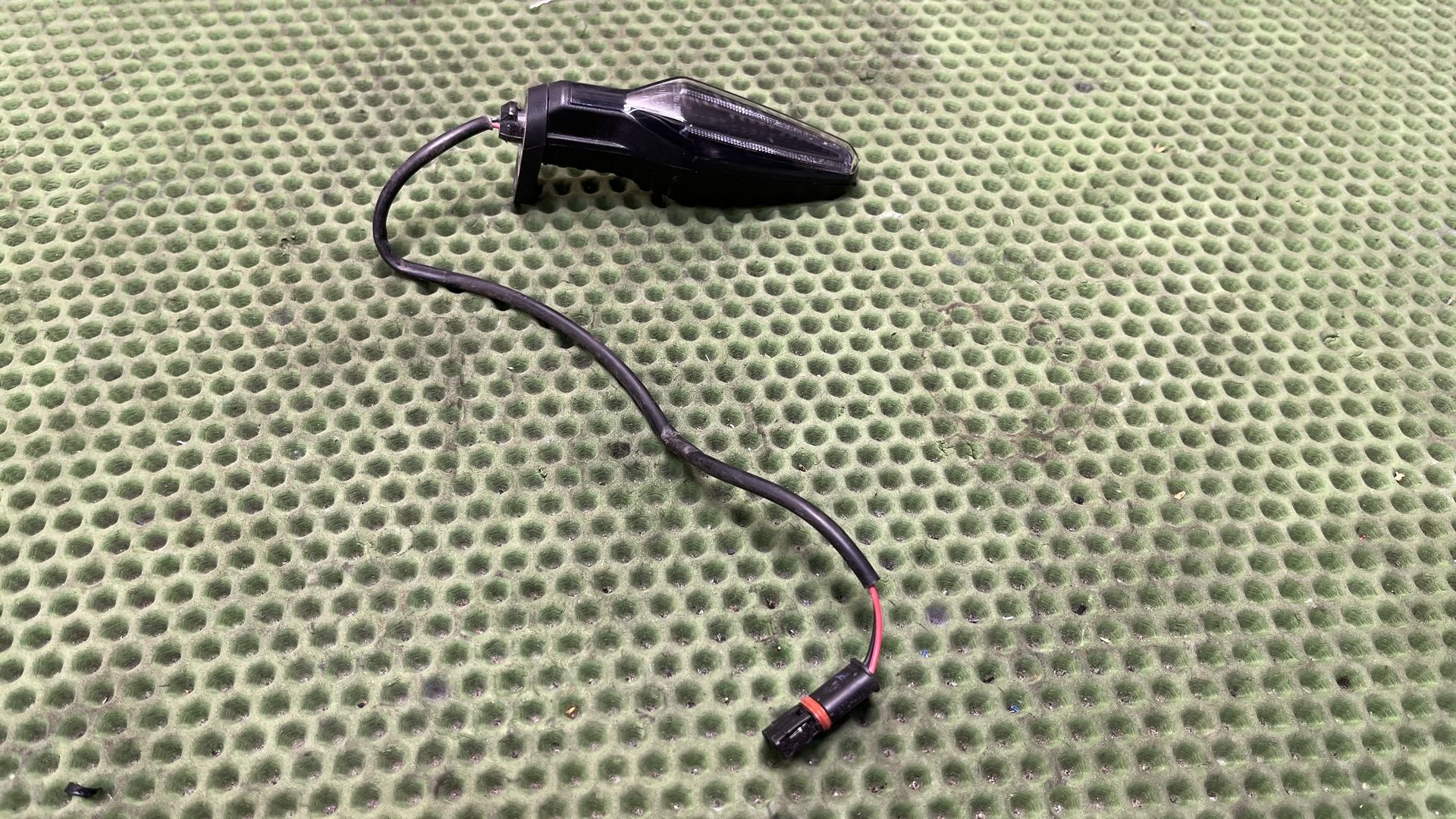 Светодиодный указатель поворота 63138557188