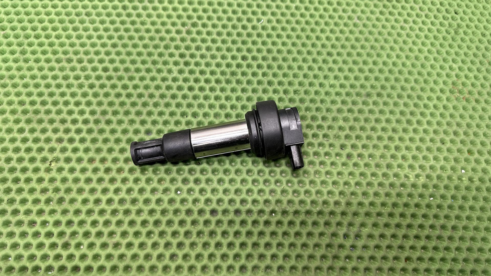 Катушка зажигания 12137722679