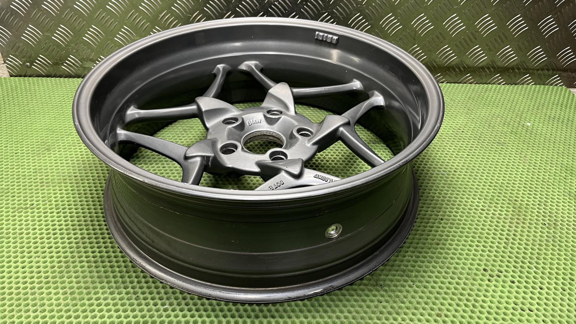 Заднее колесо granit-grau 36318536227