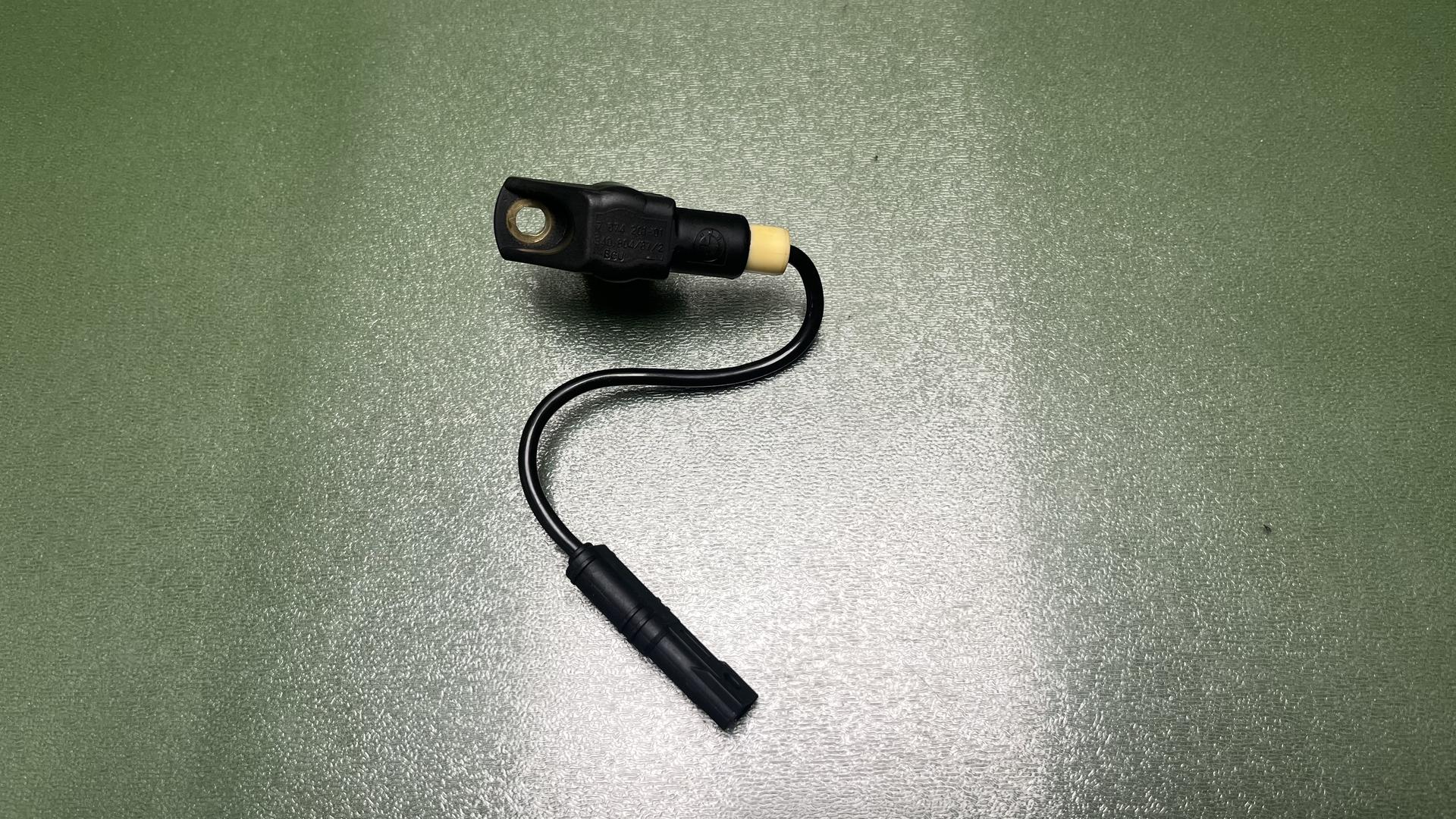 Датчик положения коленвала 12727674201