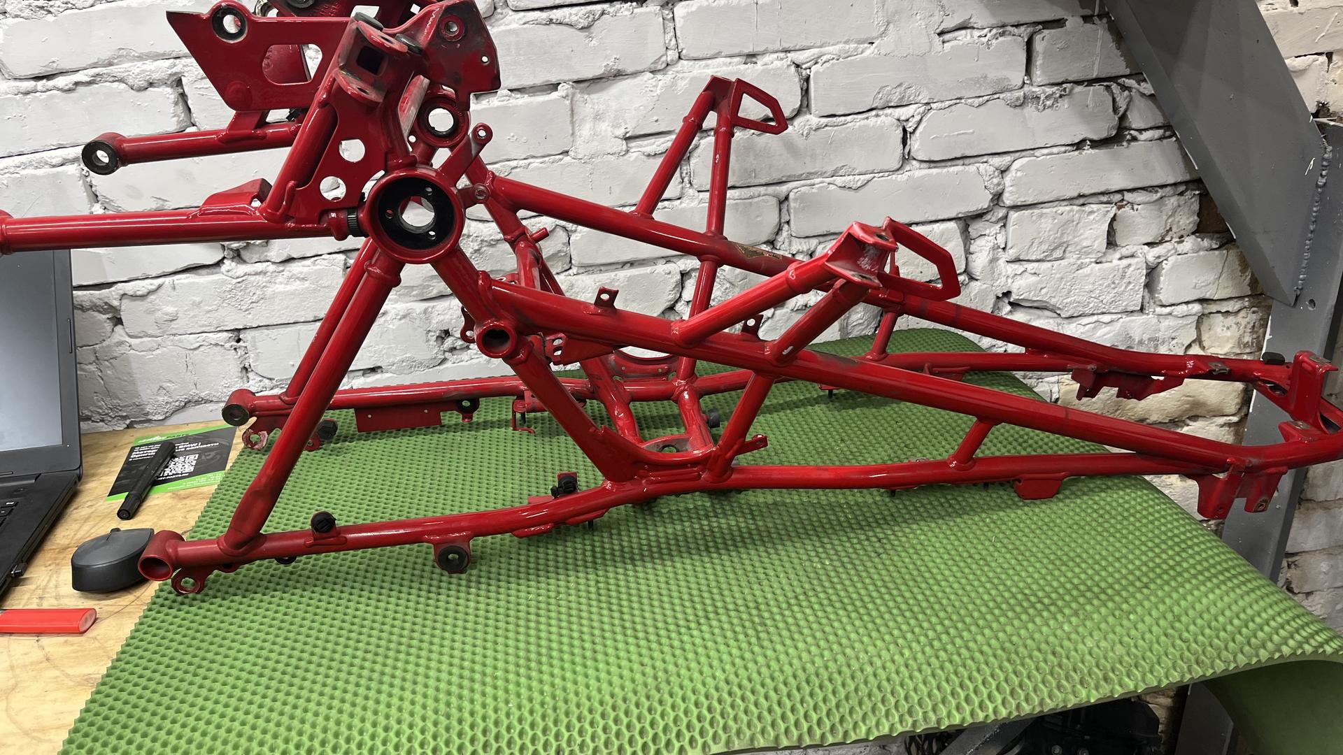 Задняя часть рамы 46518524513