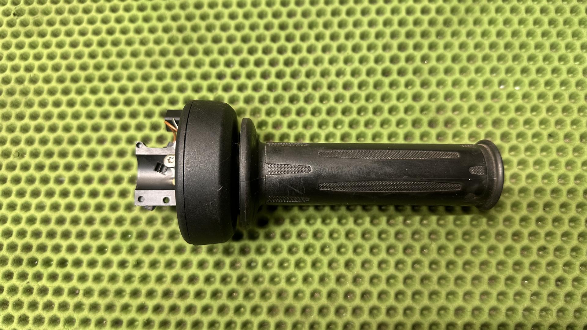 Электронная ручка газа 61318552120