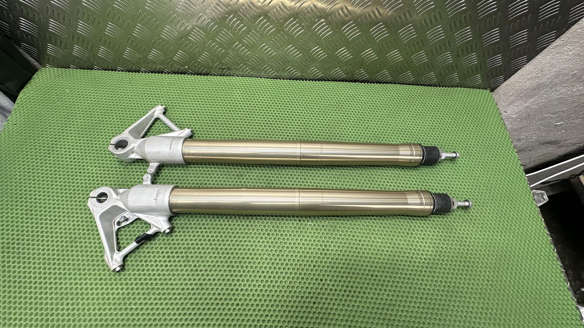 Вилка в сборе R1200/R1250GS K50, K51 золото 