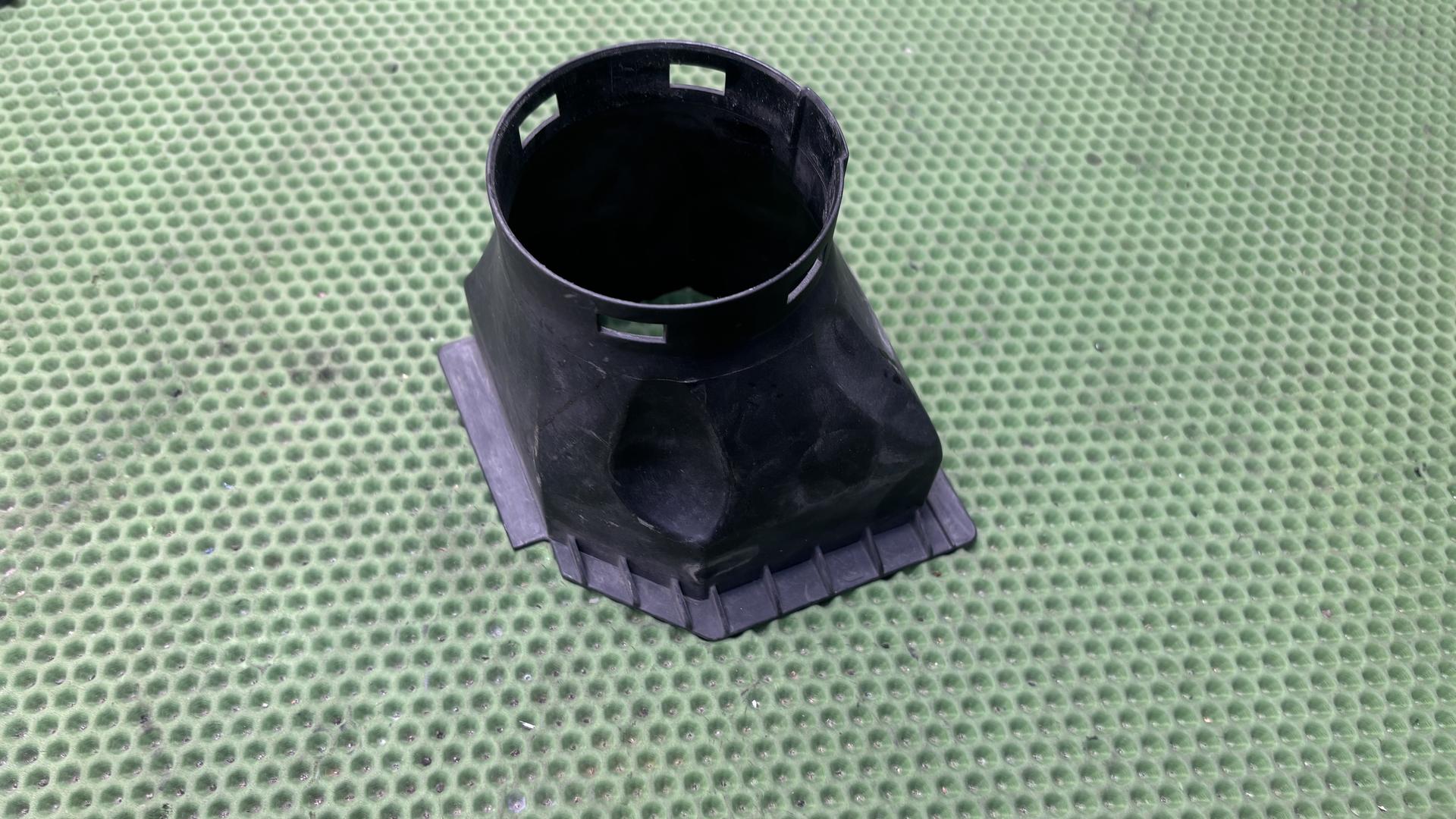 Всасывающий патрубок П 13717718580