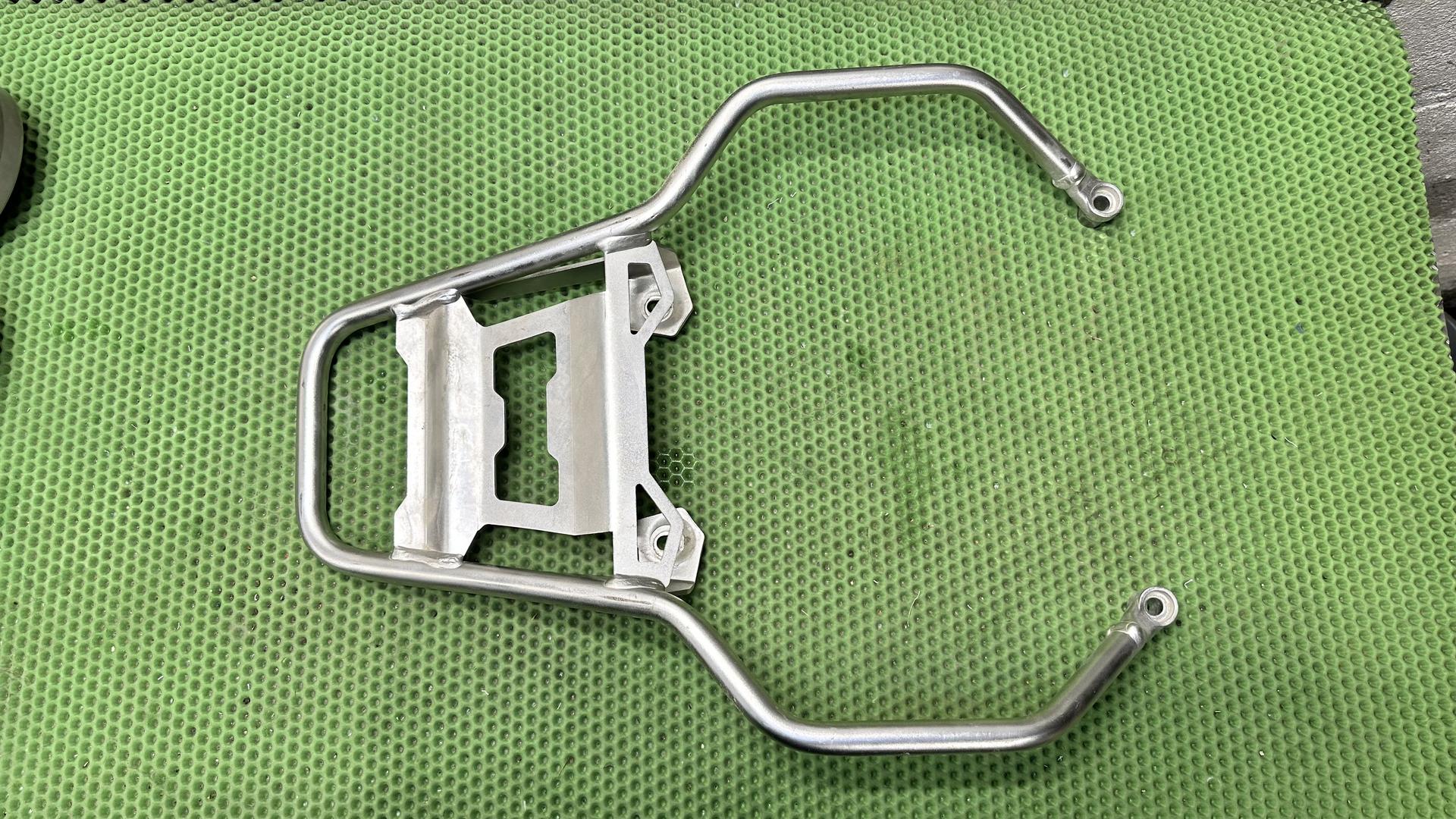 Багажник на крыше 46548522360