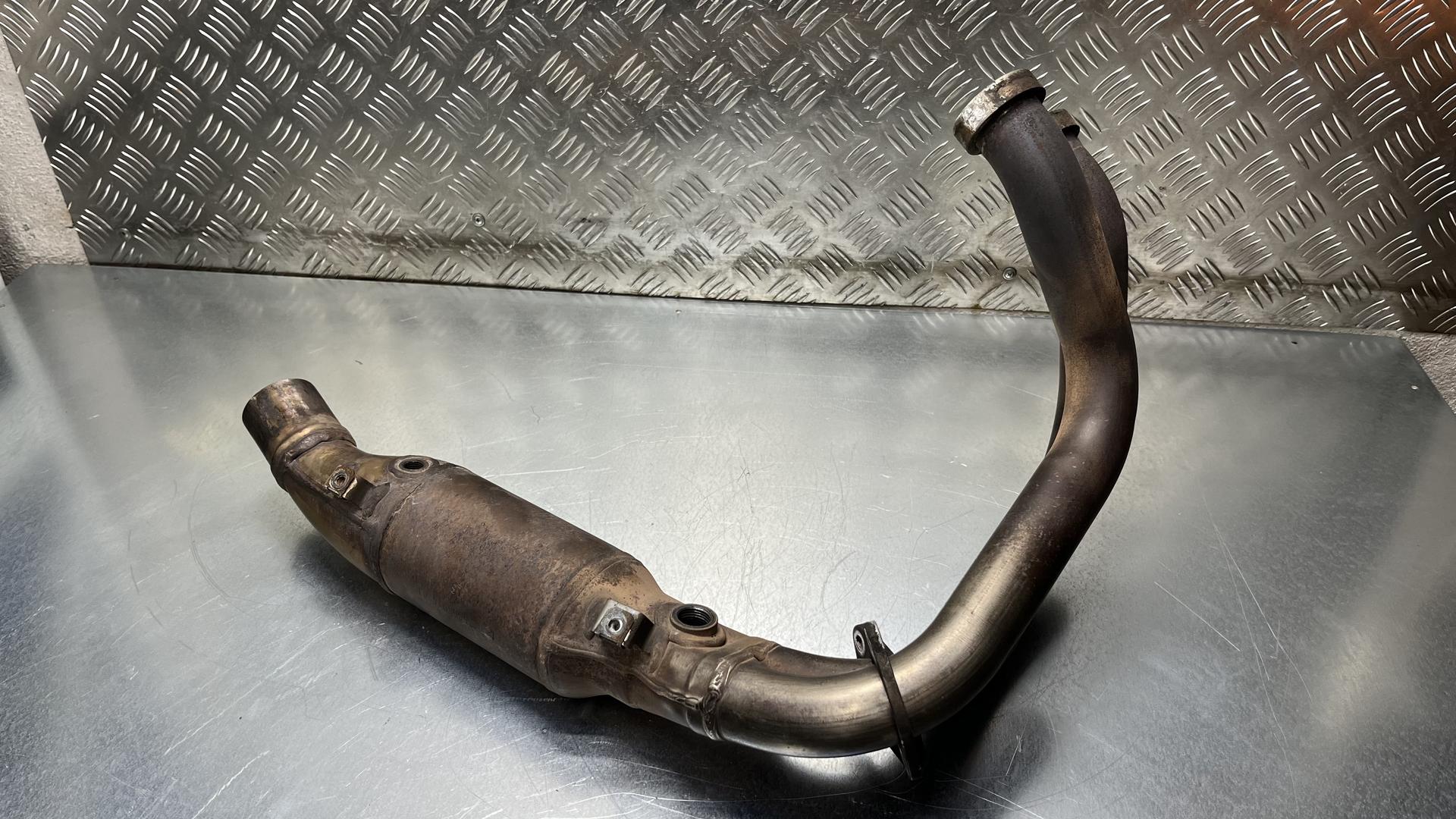 Выпускной коллектор (EURO 5) 18518394361