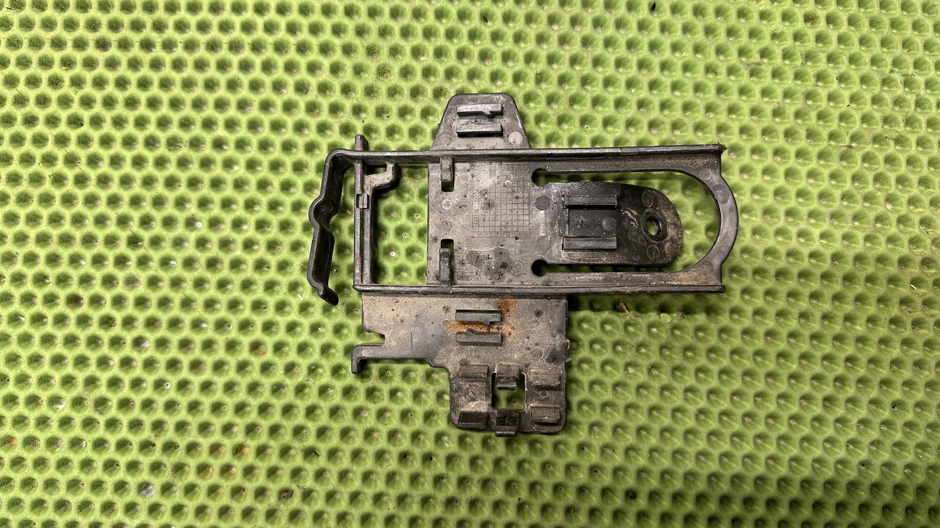 Держатель АКБ F800GT (c 2017), F800R (с 2016) 61218559294