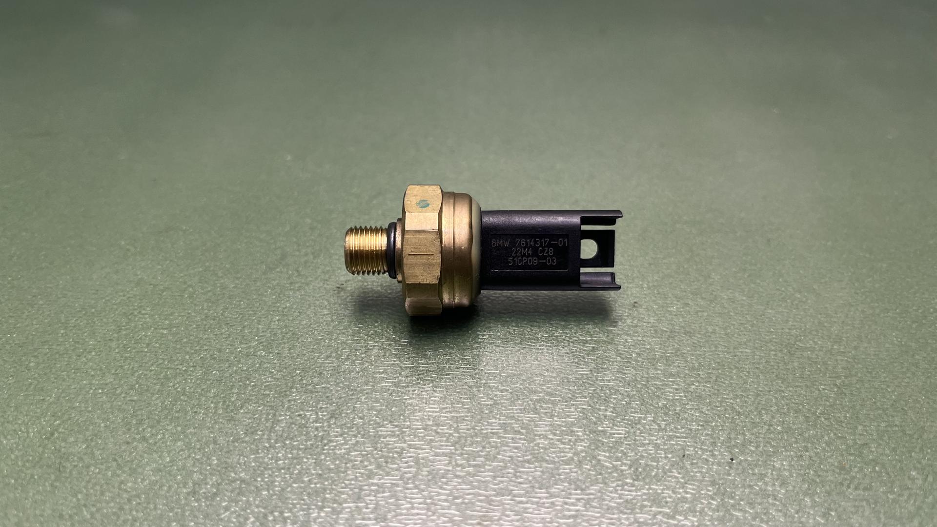 Датчик низкого давления 13537614317