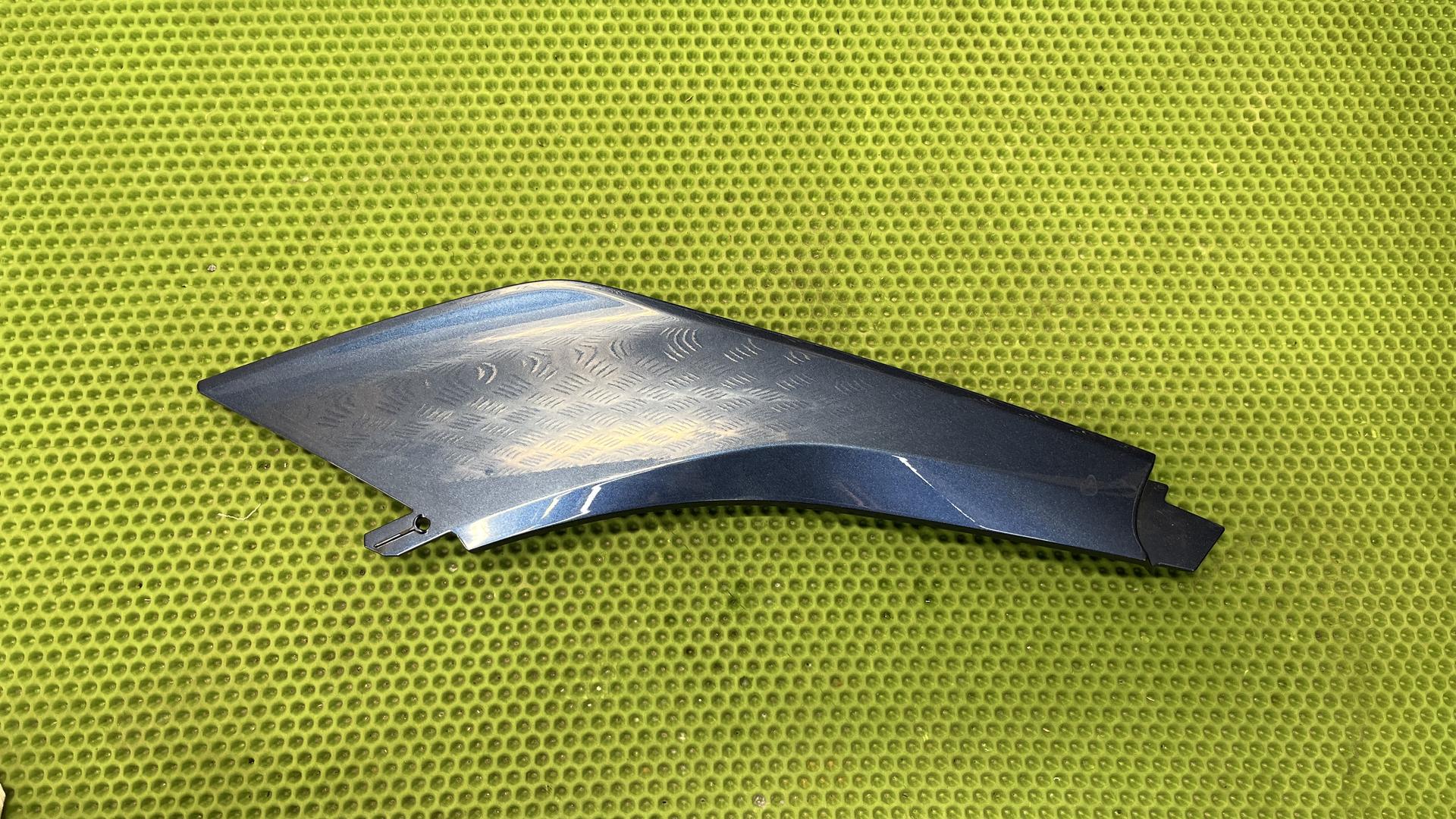 Кожух топливного бака левый внизу 46638562675