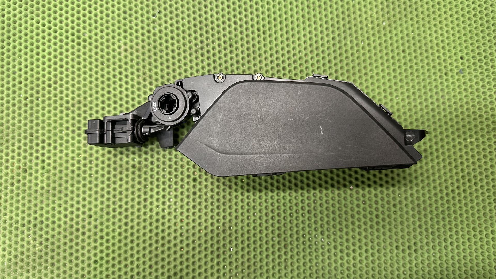 Бардачок правый K1600GT/GTL/Bagger рест. (c 2017) 46638557425