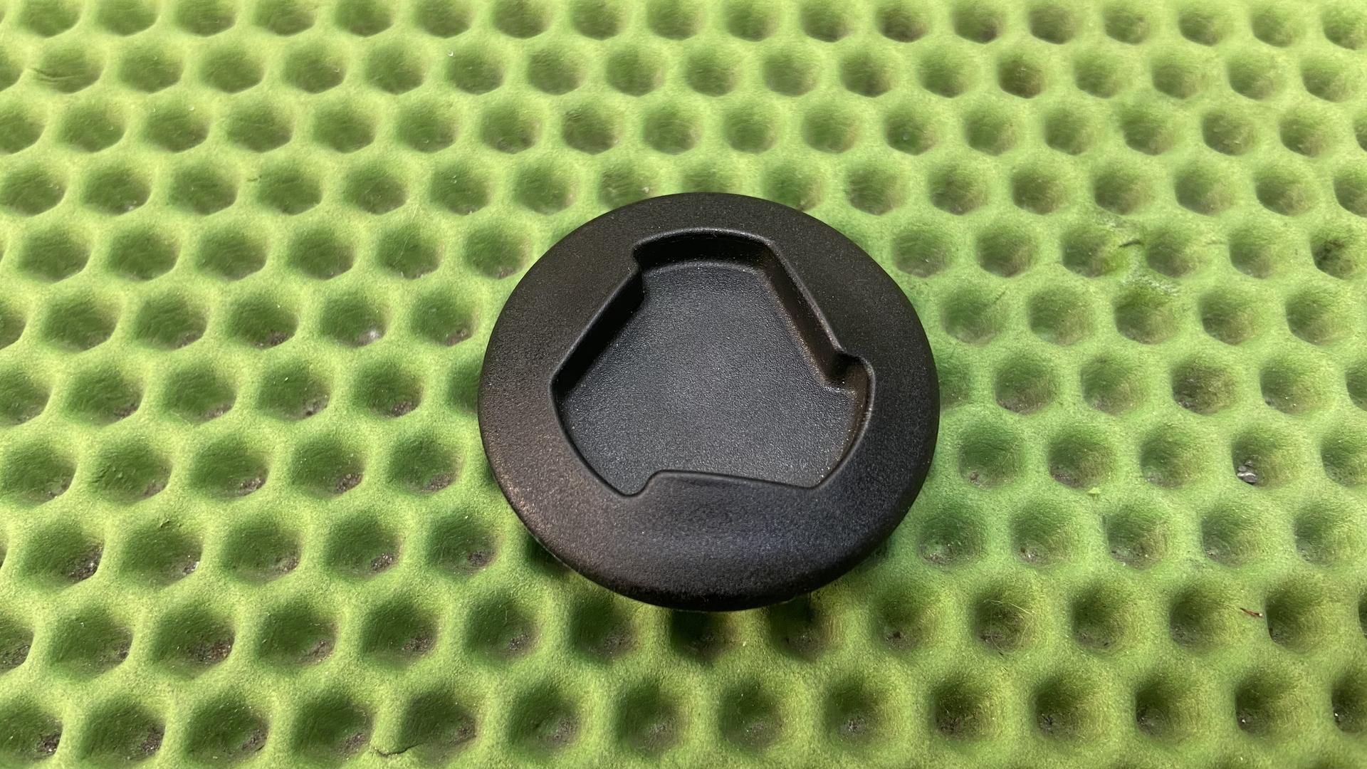 Крышка маслозаливного отверстия 11128526288