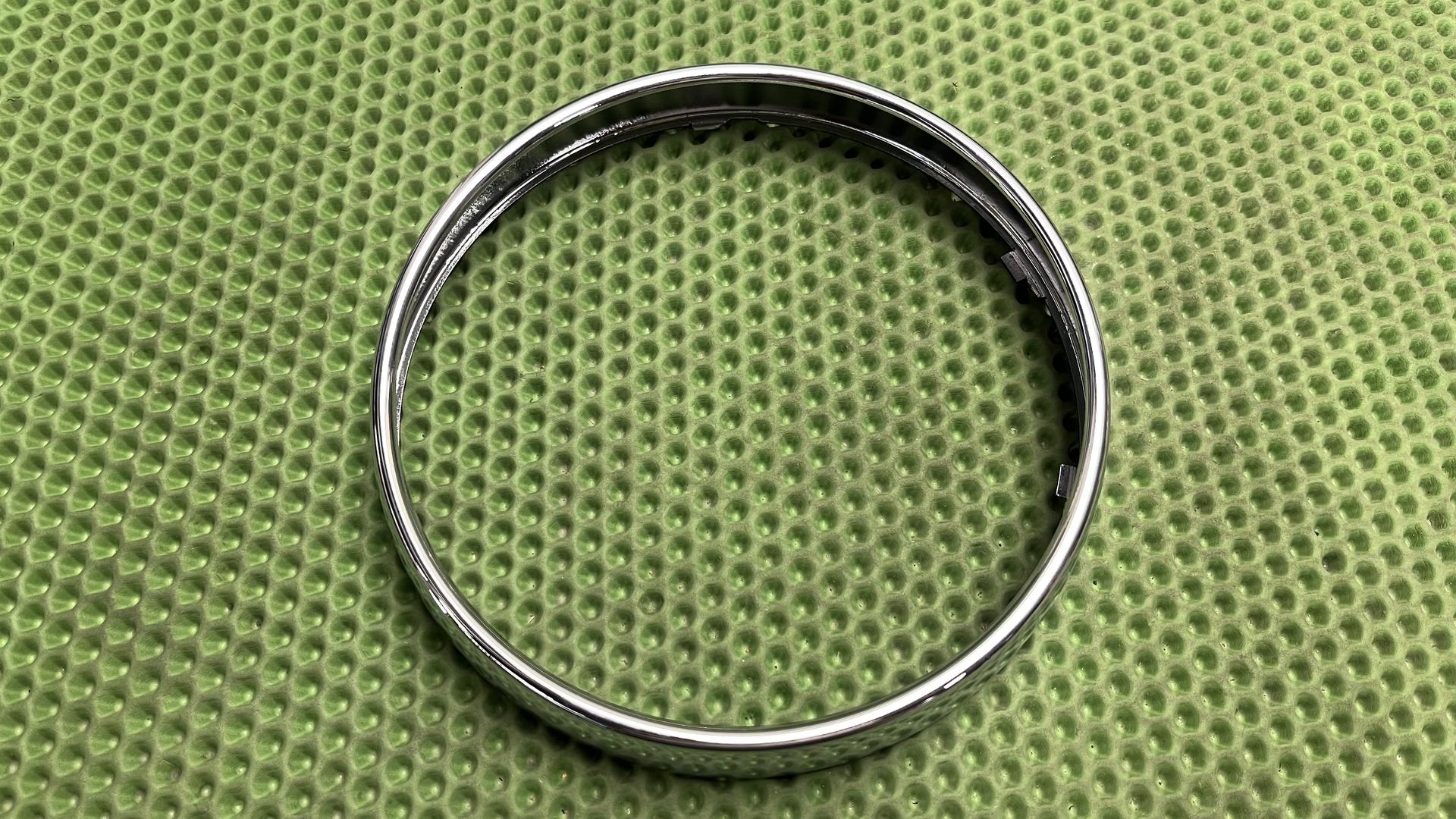Декоративное кольцо фары (Chrom)  R 18 / R 18 Classic / R 12 nineT / R 12 63129898691
