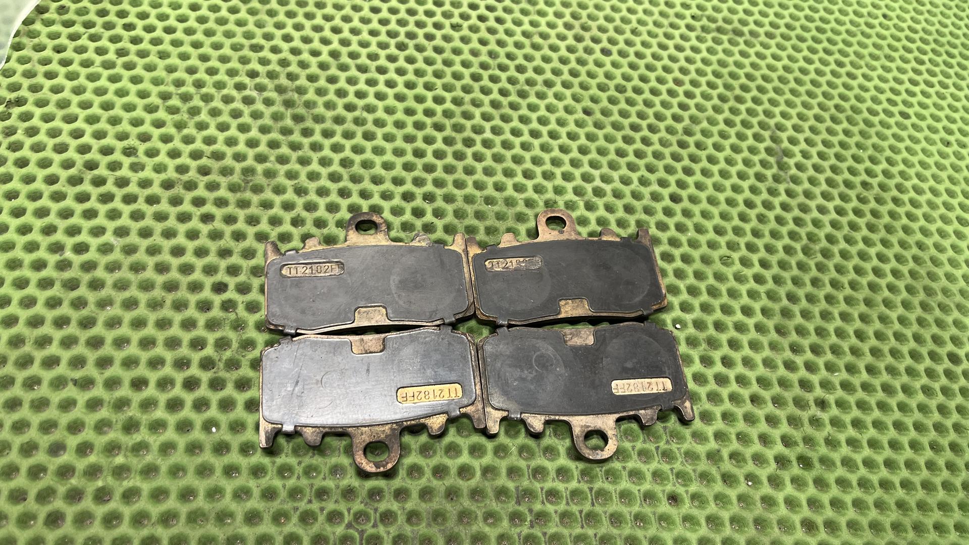 Комплект тормозных колодок, порошков. 34118534183