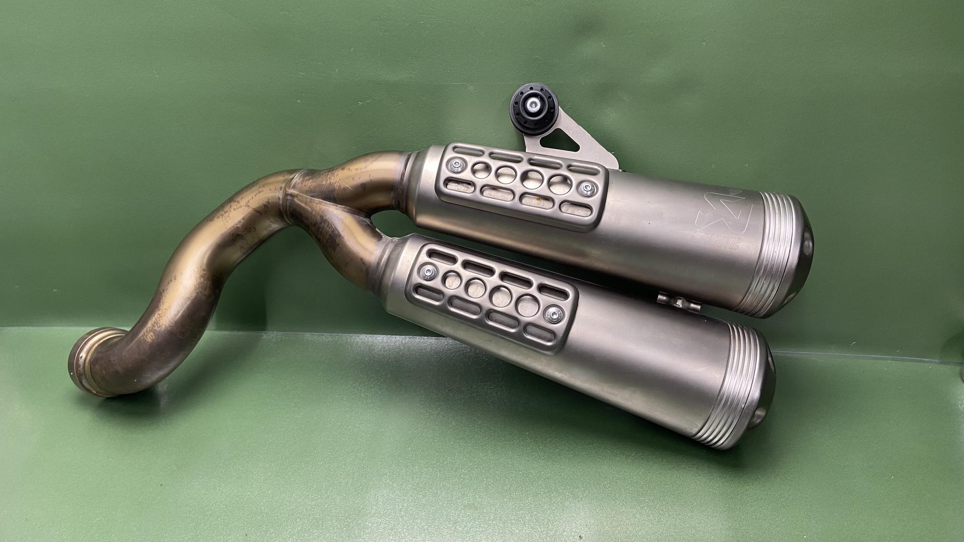 Основной глушитель 18518561336