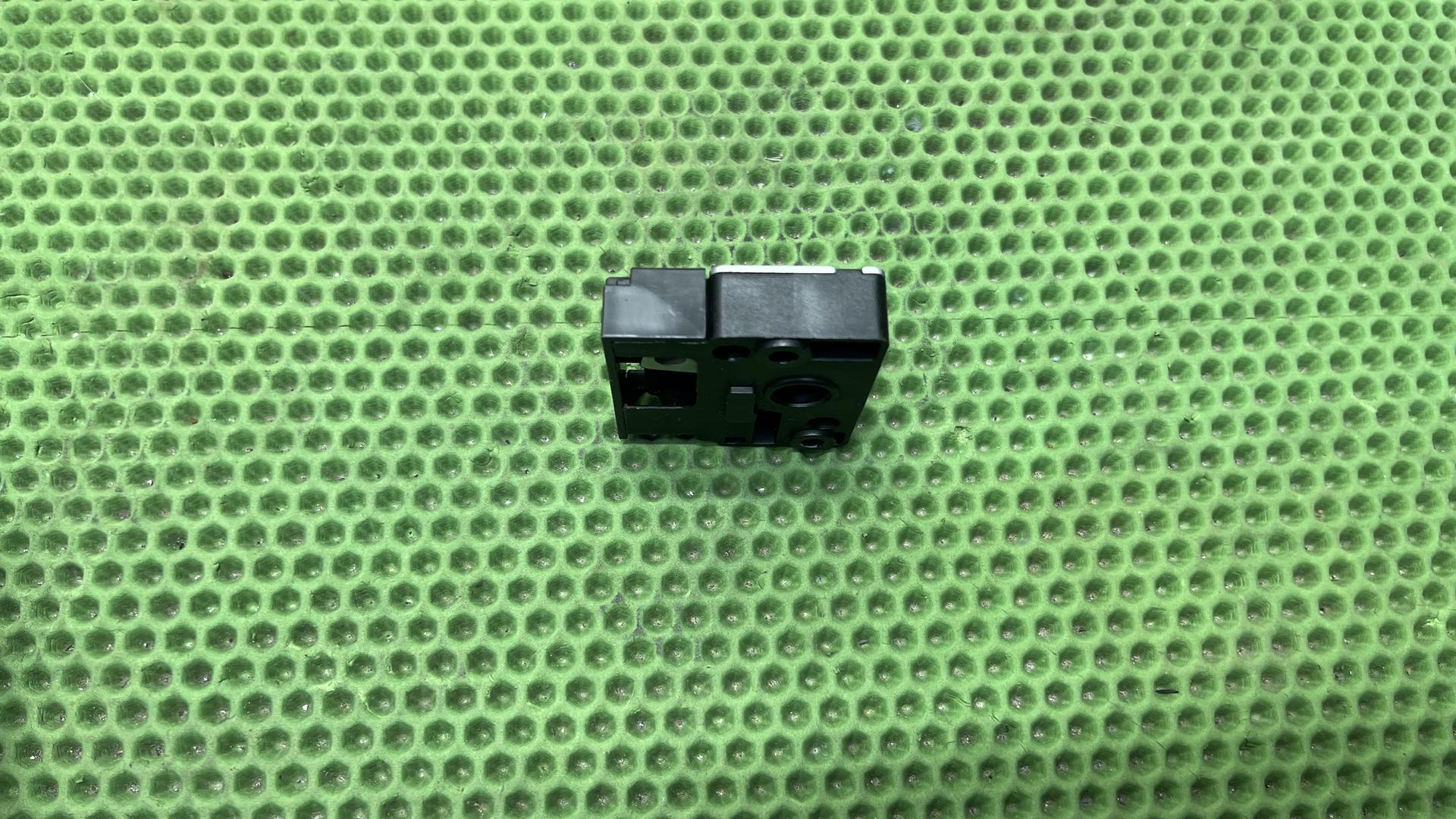 Замок сиденья 51258409955