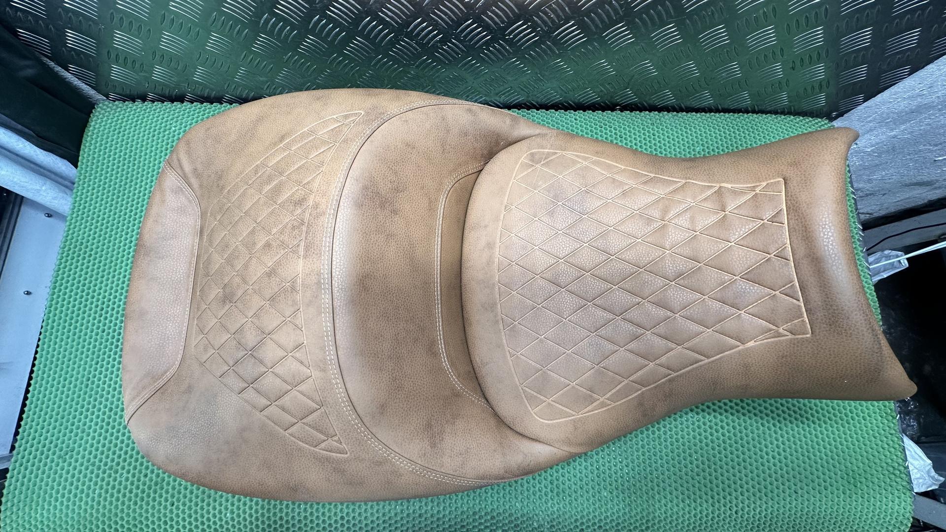 Многоместное сиденье сплошное высокое 52539829799