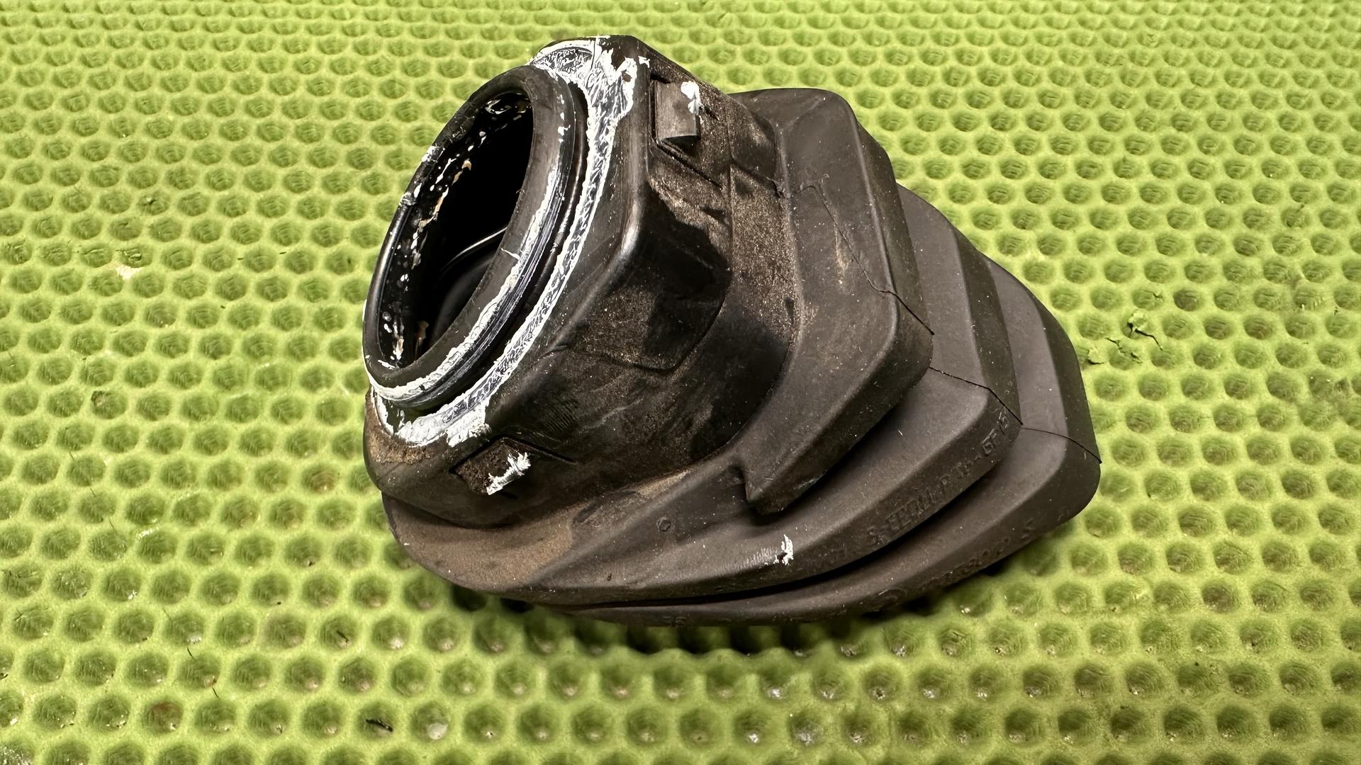 гофрированный кожух (гофра) задний 33357708117