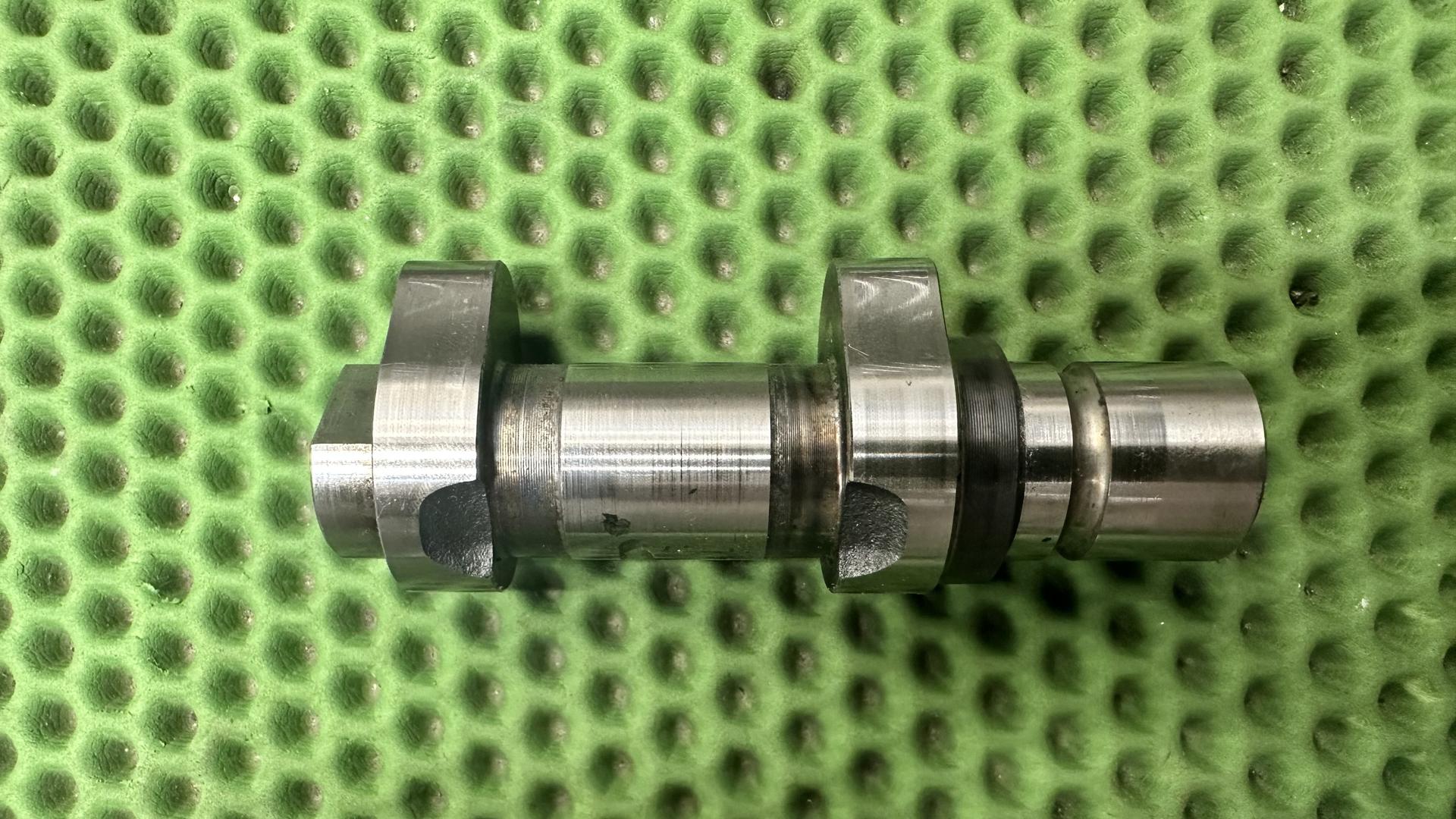 Распредвал впускных клапанов Л 11318524353