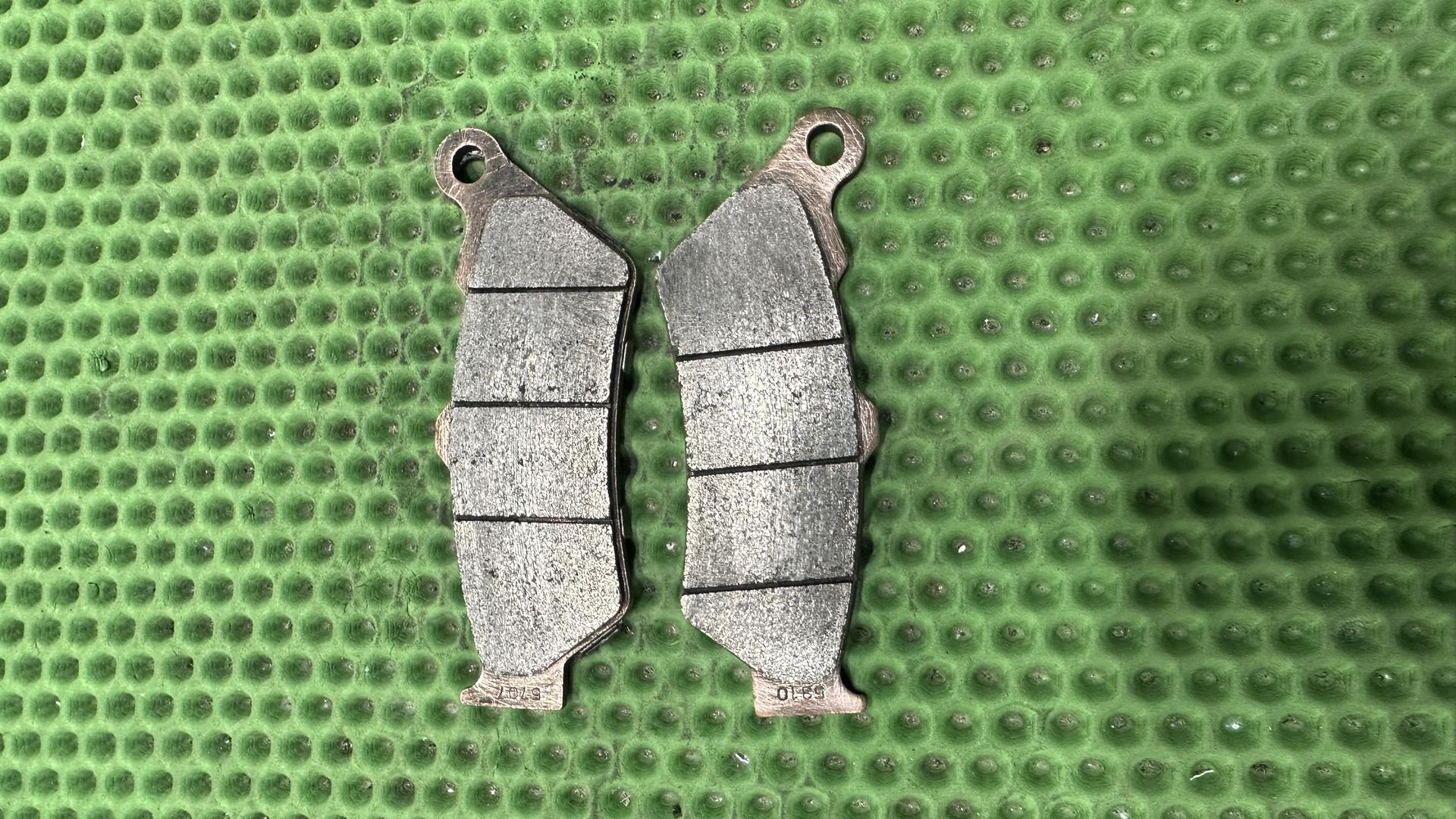 Комплект тормозных колодок, порошков. 34218562163