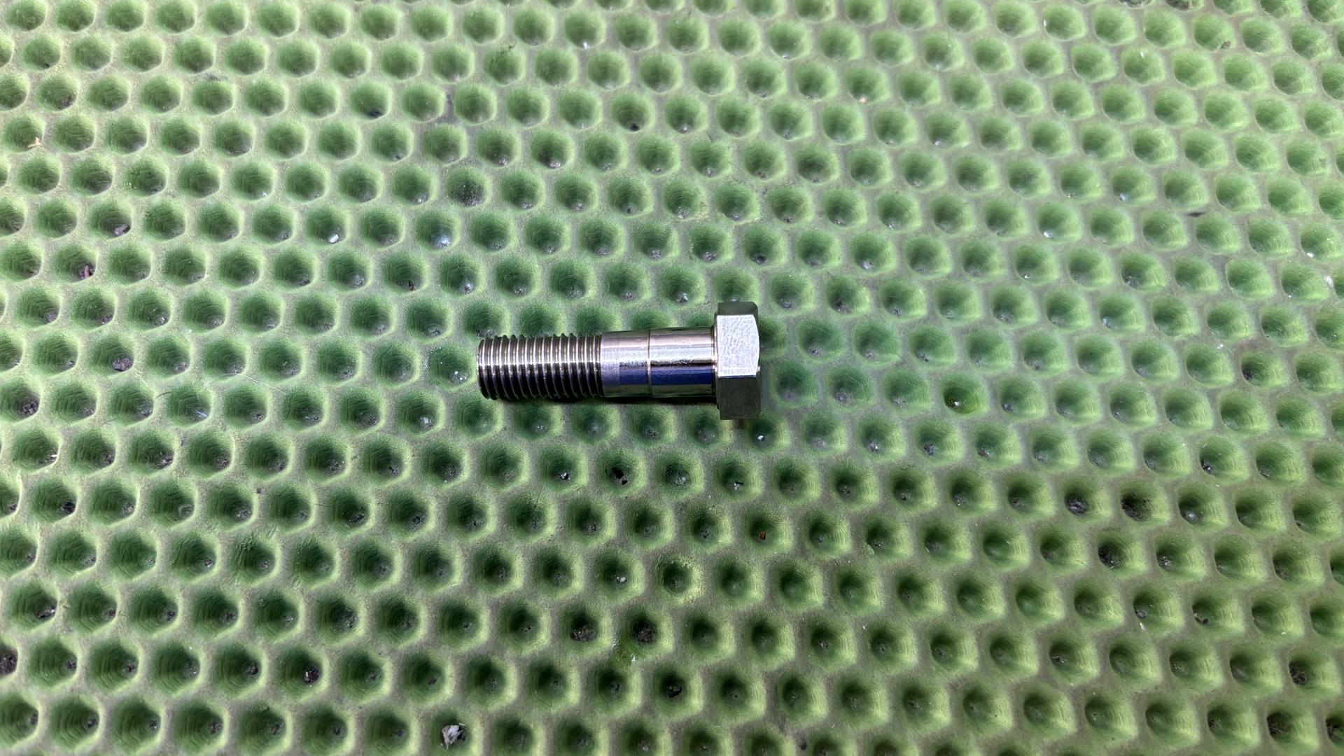 Болт распредвала M10X1.25X35 11311540654