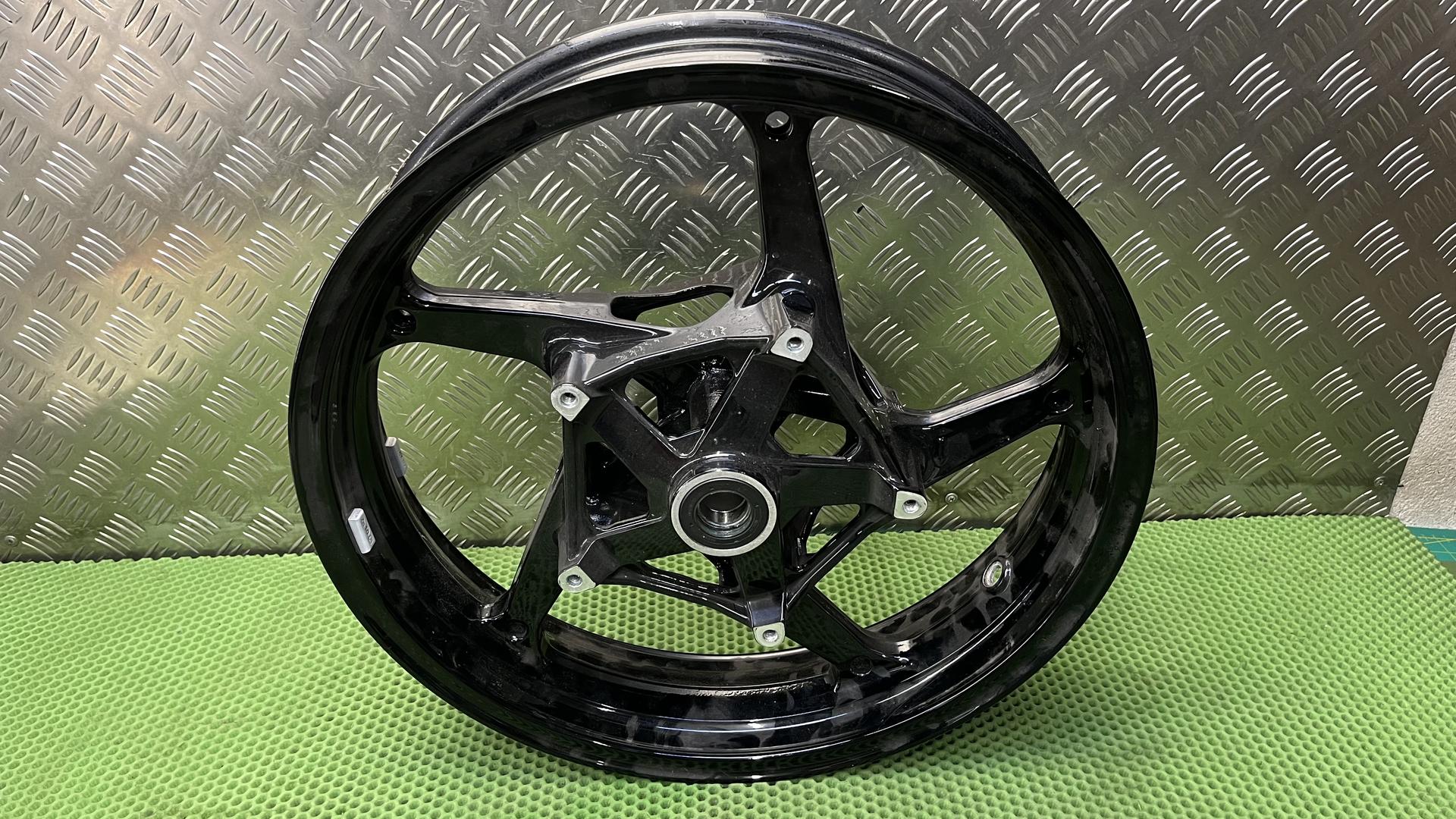 Литой диск черный передний K1300RS (KA5) 36315a63ae1