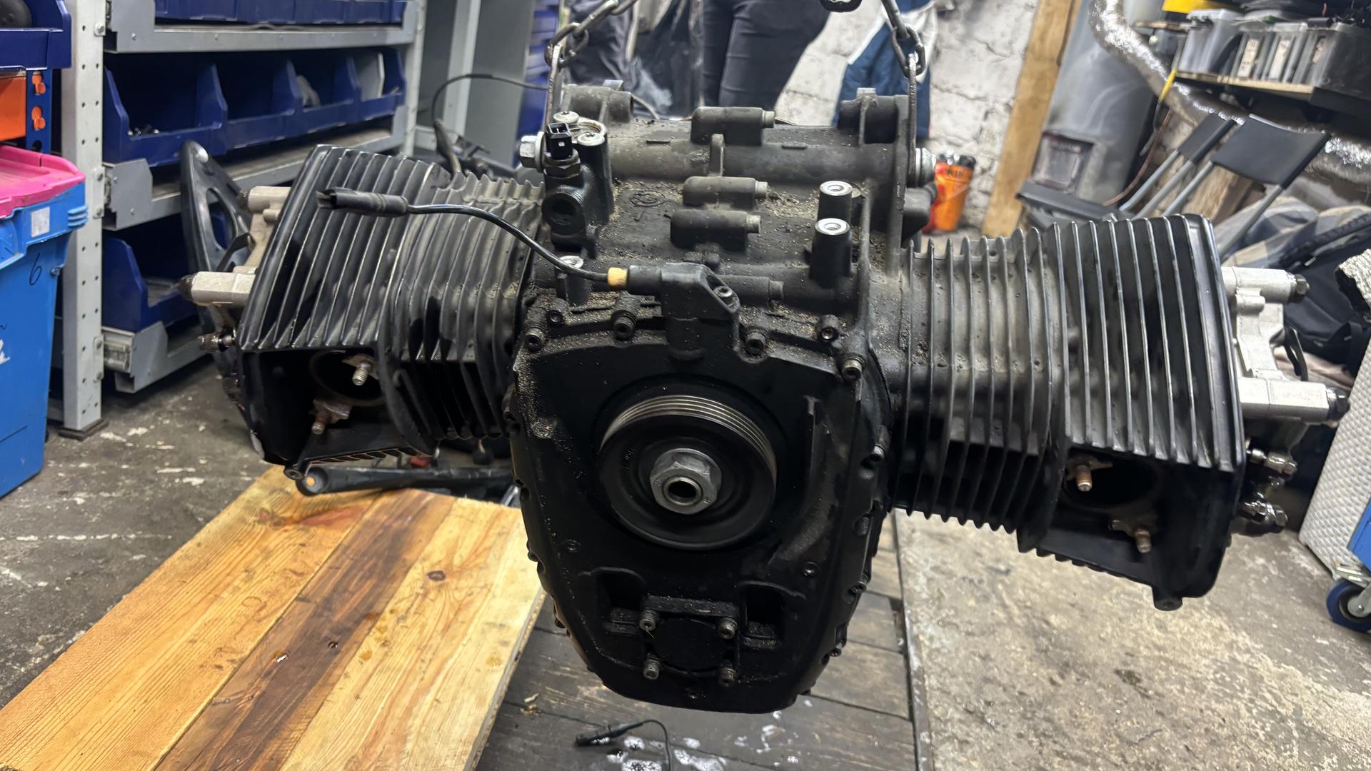 Двигатель Schwarz 122EF R1200RT/ST K26/28 нижневальный 11007717056