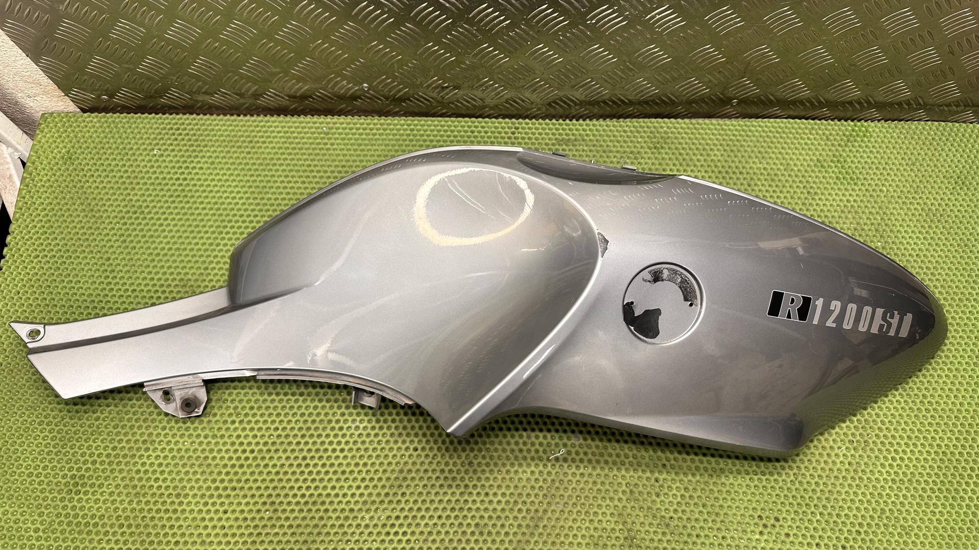 Облицовка правая (боковина) R1200ST K28 46637673732