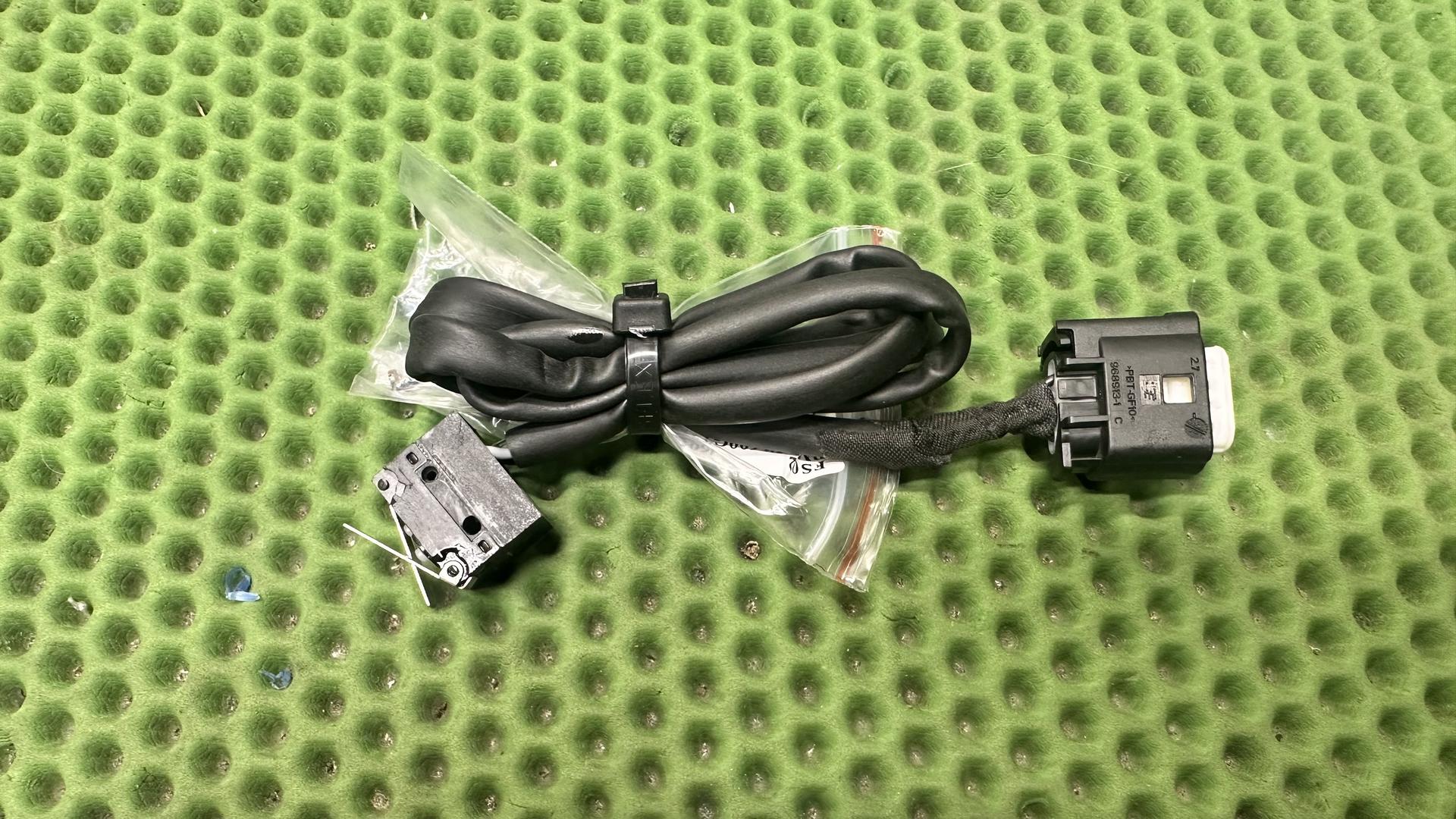 Микрик машинки сцепления R1200RT (K26), K1300/1600 GT/GTL 61317708281