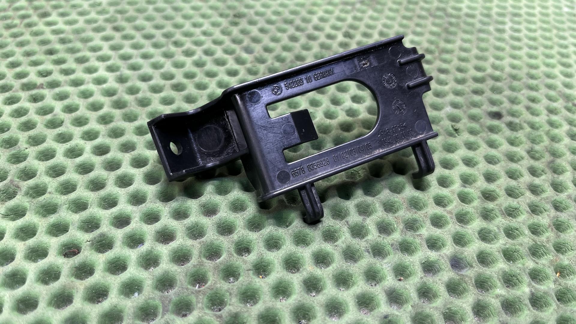 Кронштейн ЭБУ Telematik 65788356928