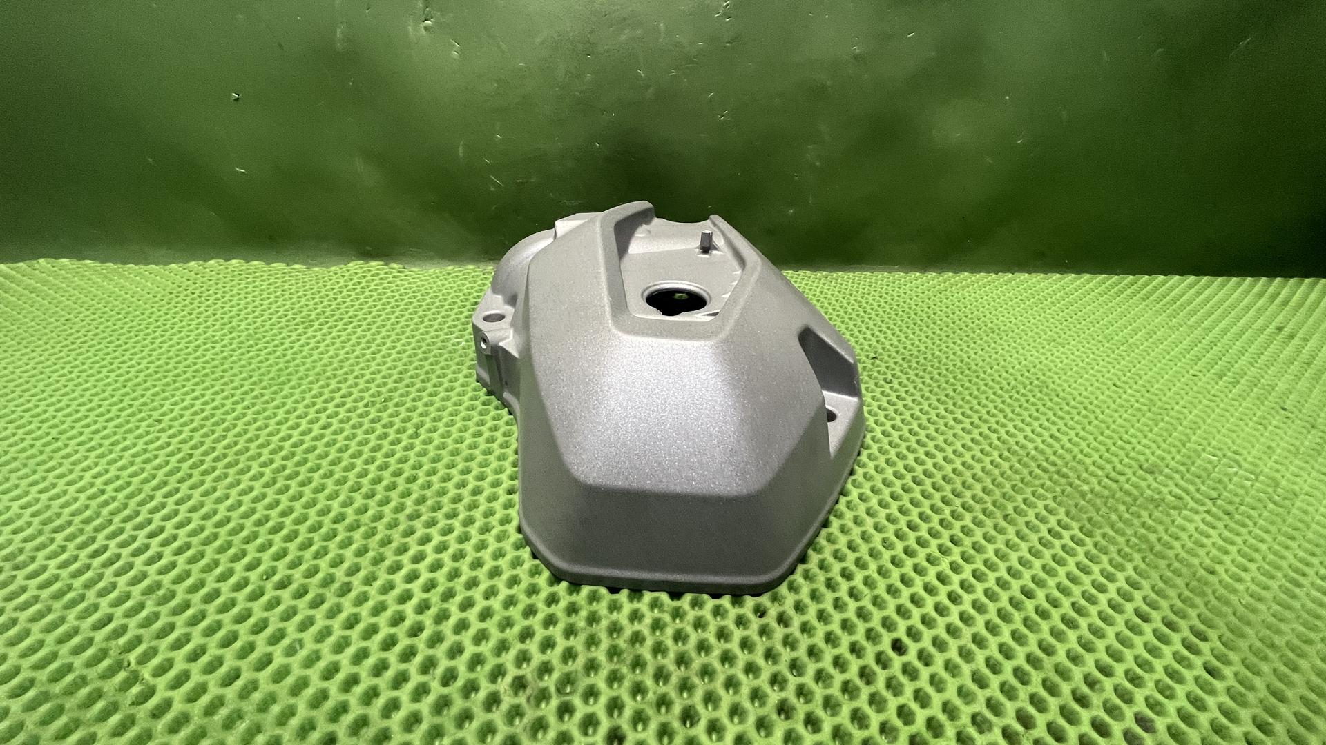 Крышка ГБЦ правая серебро R1300xx KA1-5 11127109366