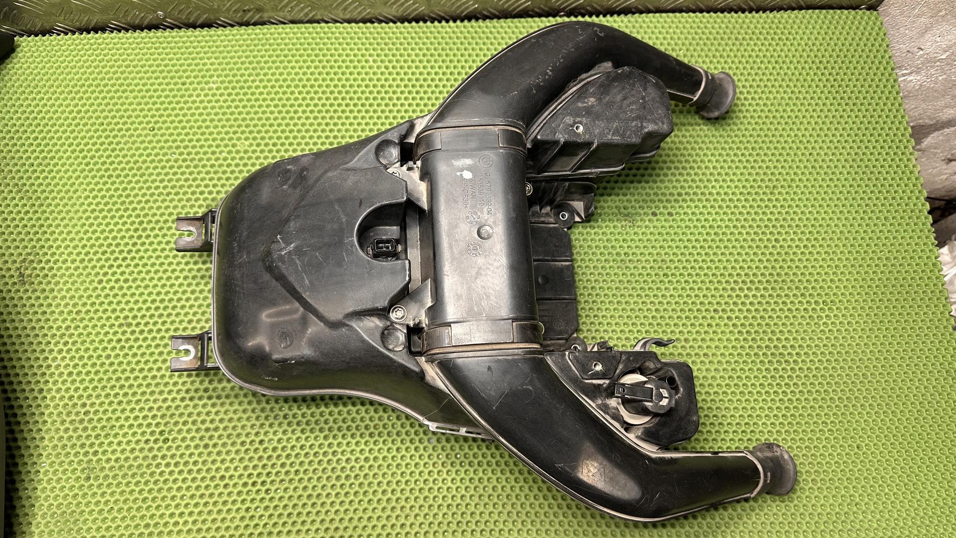 Корпус воздушного фильтра (айрбокс) F700/800GS рест. (с 2017 г.) 13718554886