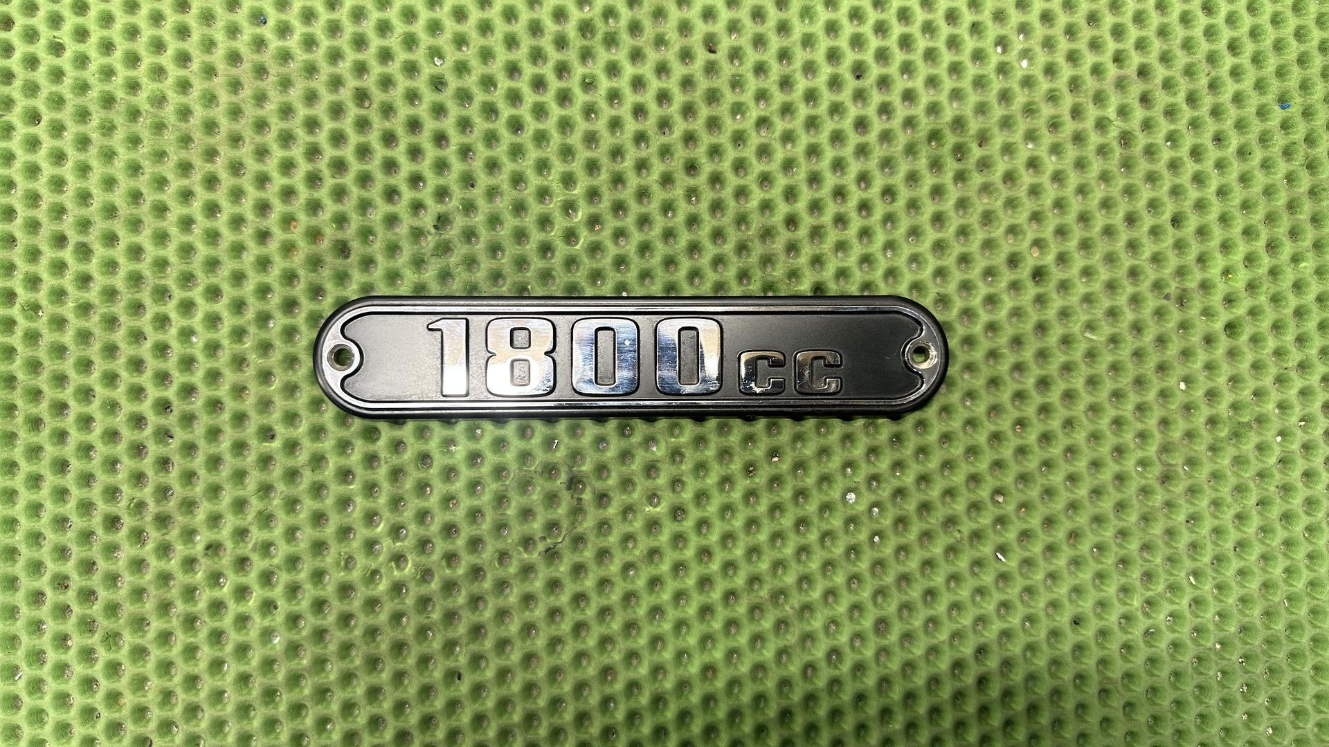 Эмблема 1800cc R18 11119443320