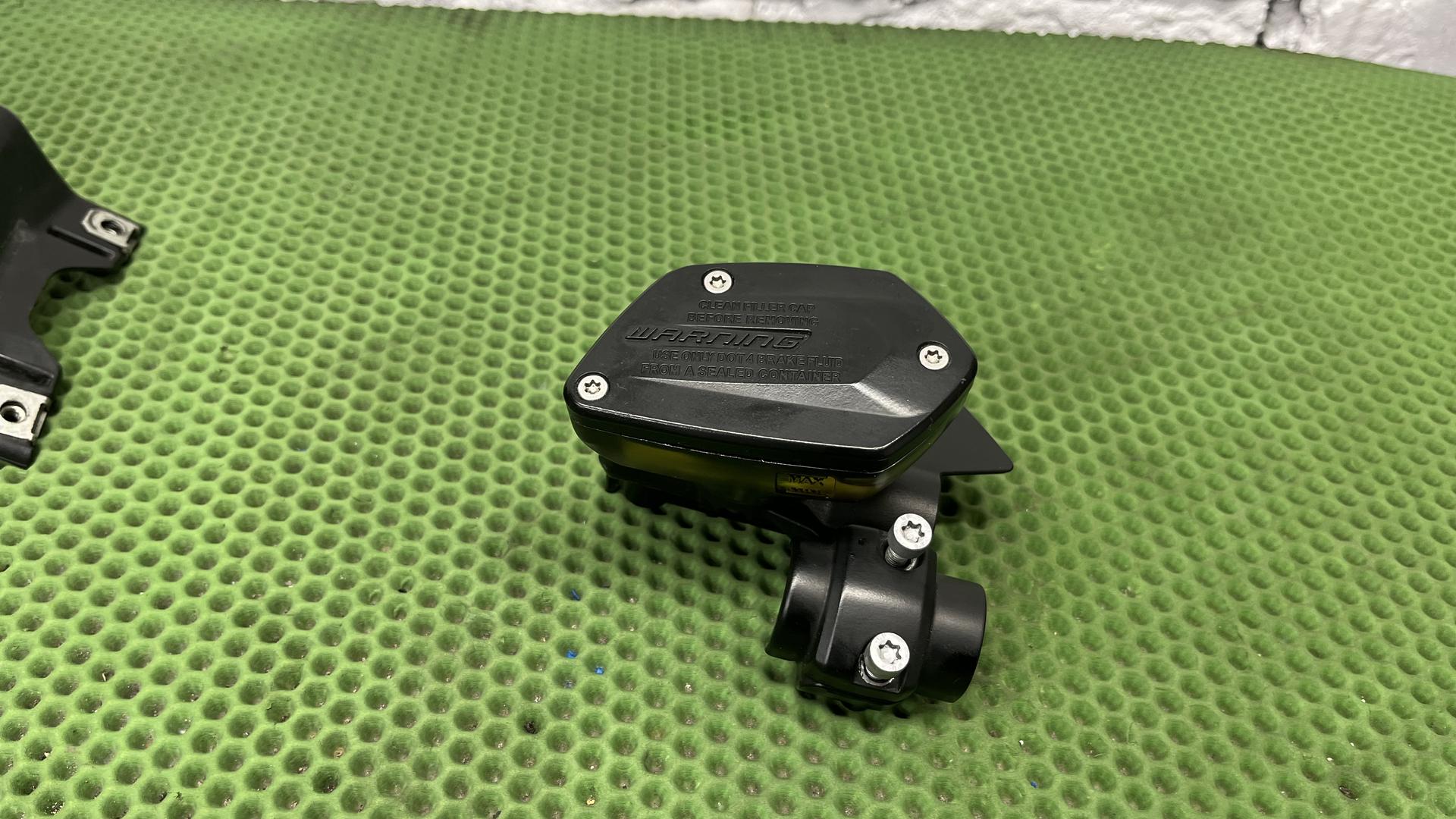 Машинка тормоза R1200RT K26 (10-13), K1600 K48 (11-17) 32728530049