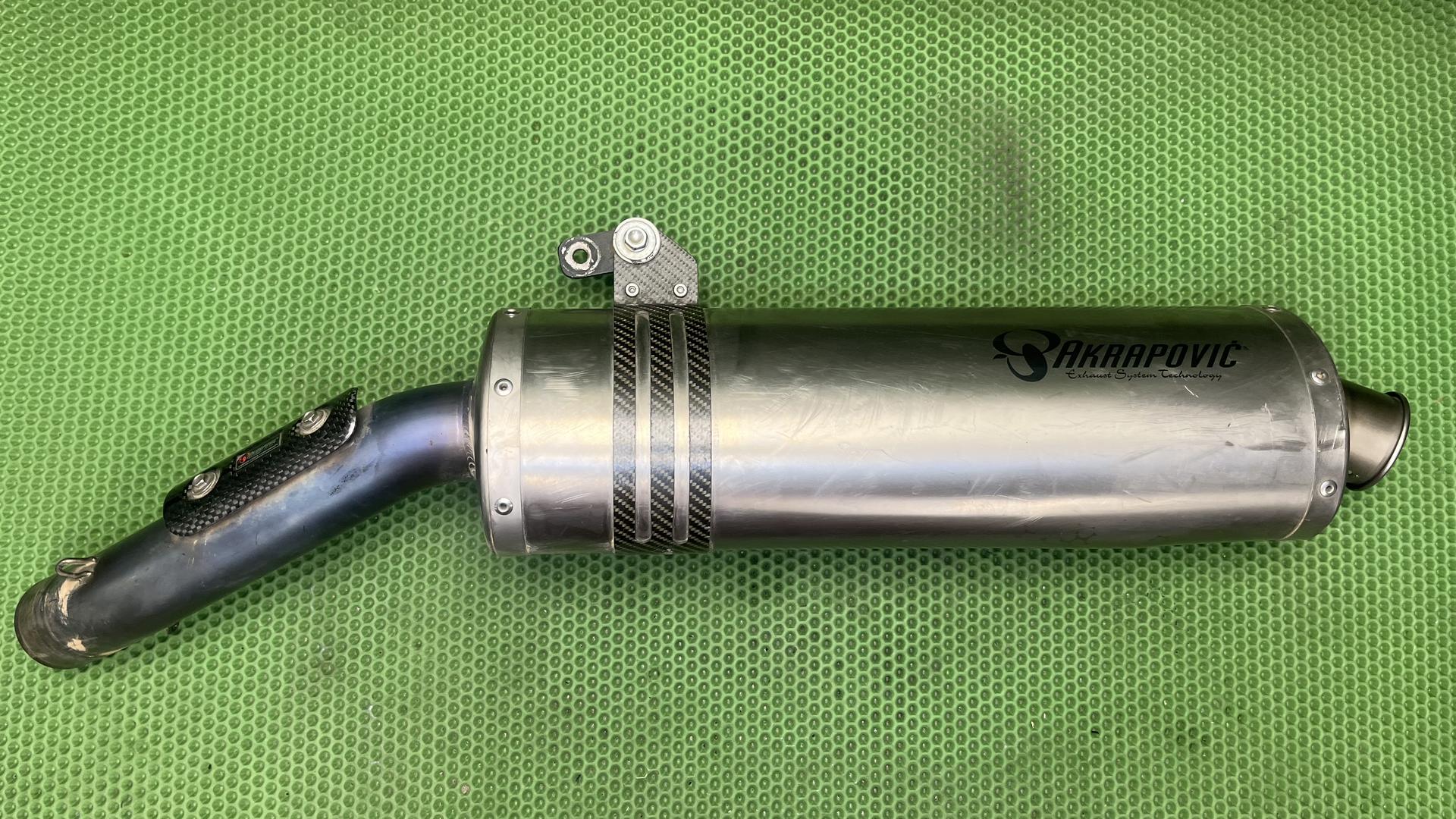 Спортивный  глушитель Akrapovic HP2 Enduro 71607702478