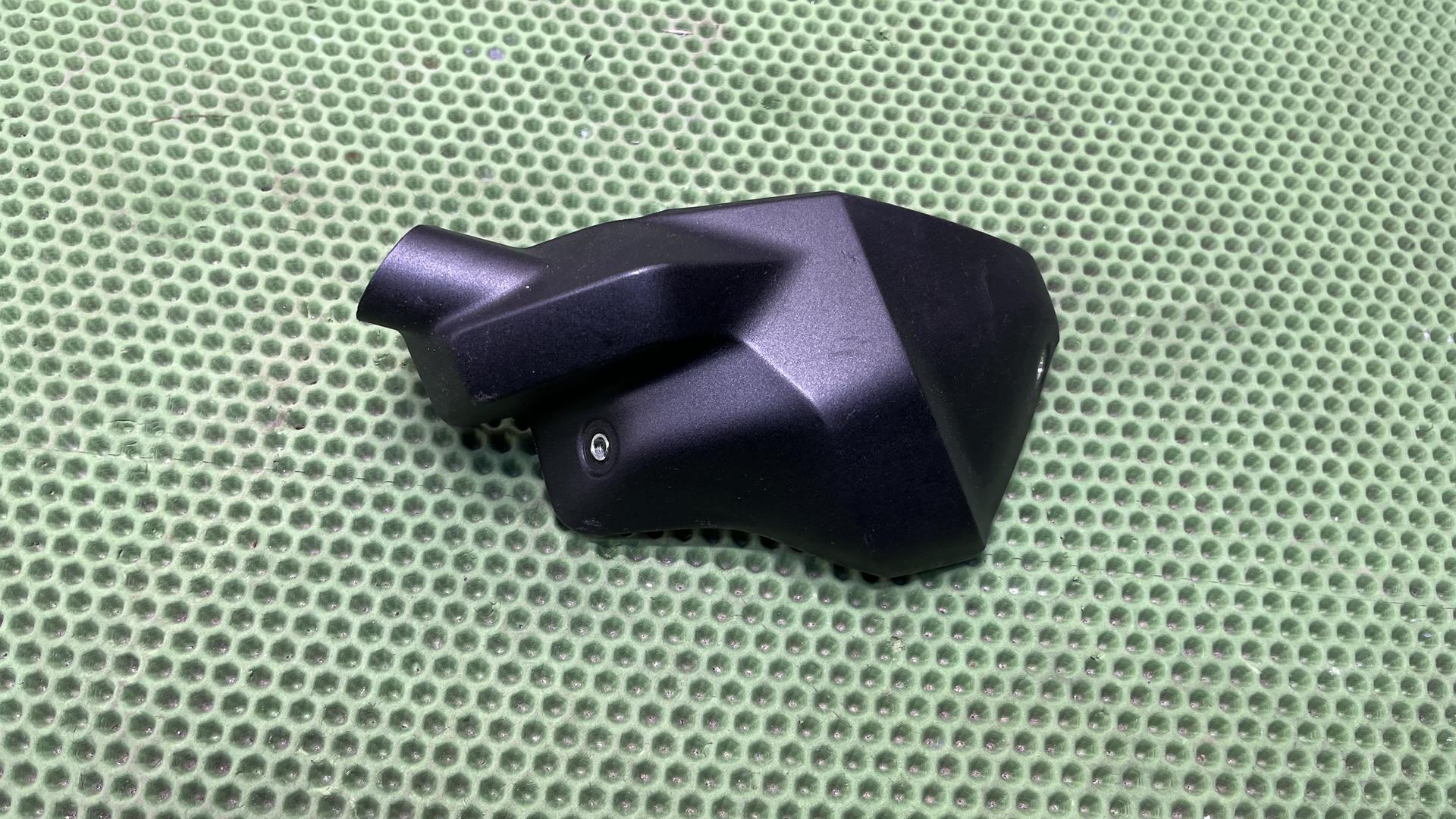 Накладка форсунки правая R1300GS/GSA/RT/R/RS KA1-5 11127105488