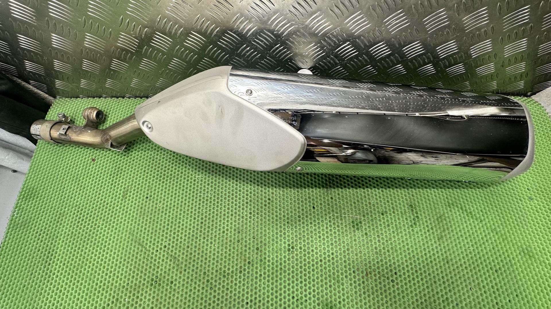 Задний глушитель с хром.насадкой Л 18127701717