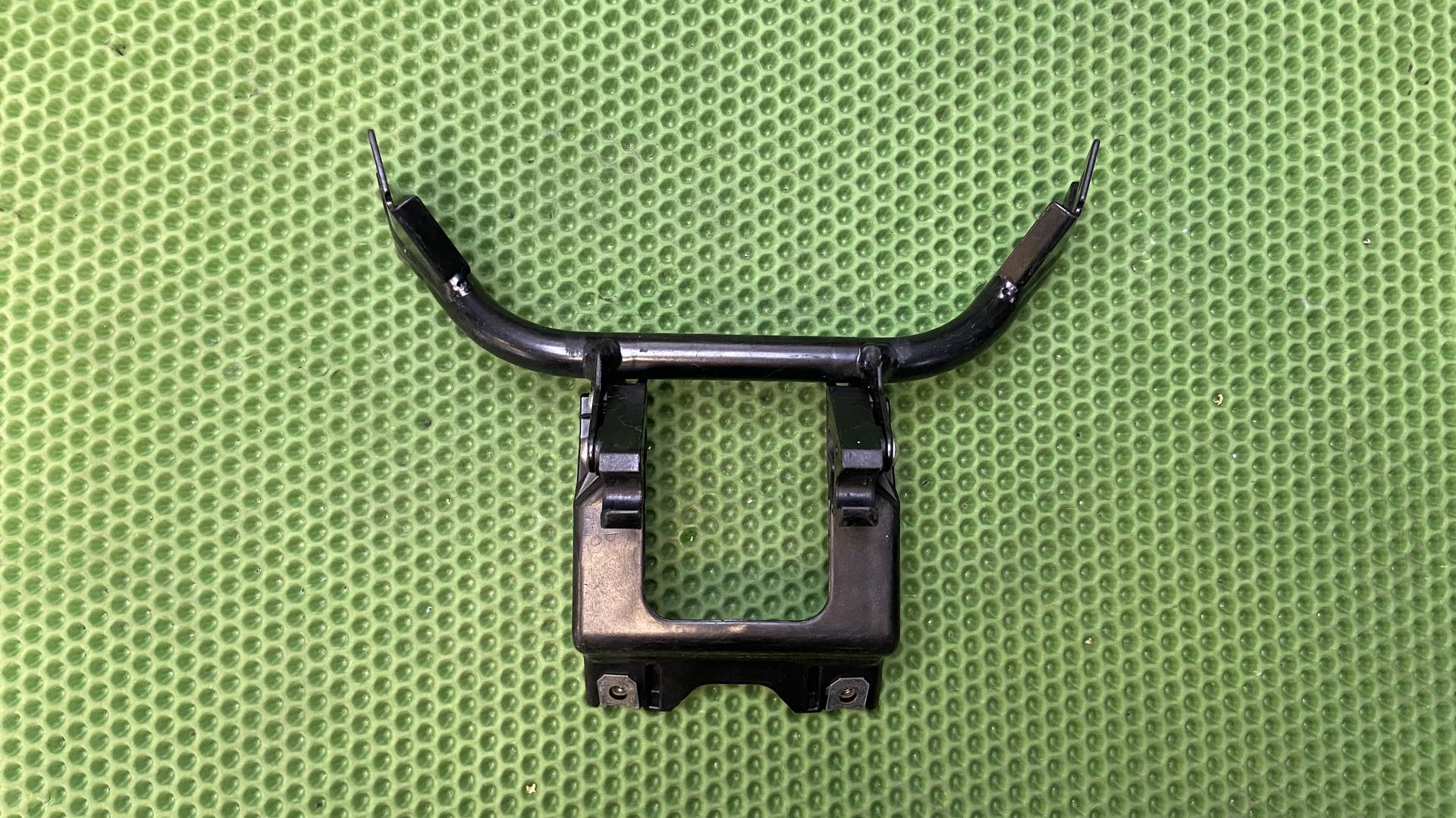 Кронштейн 52537681669