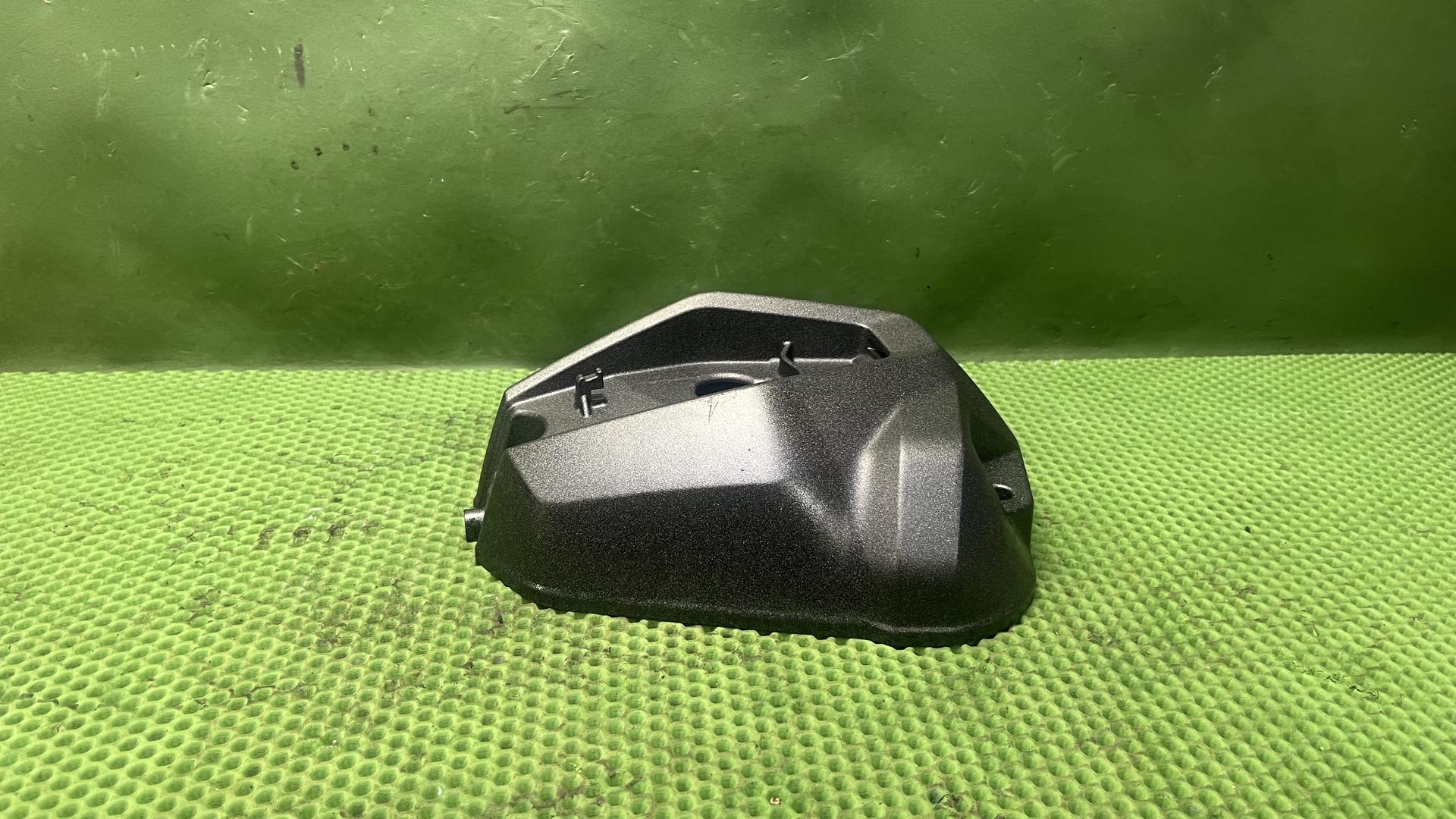 Крышка ГБЦ правая серебро R1300xx KA1-5 11127109366