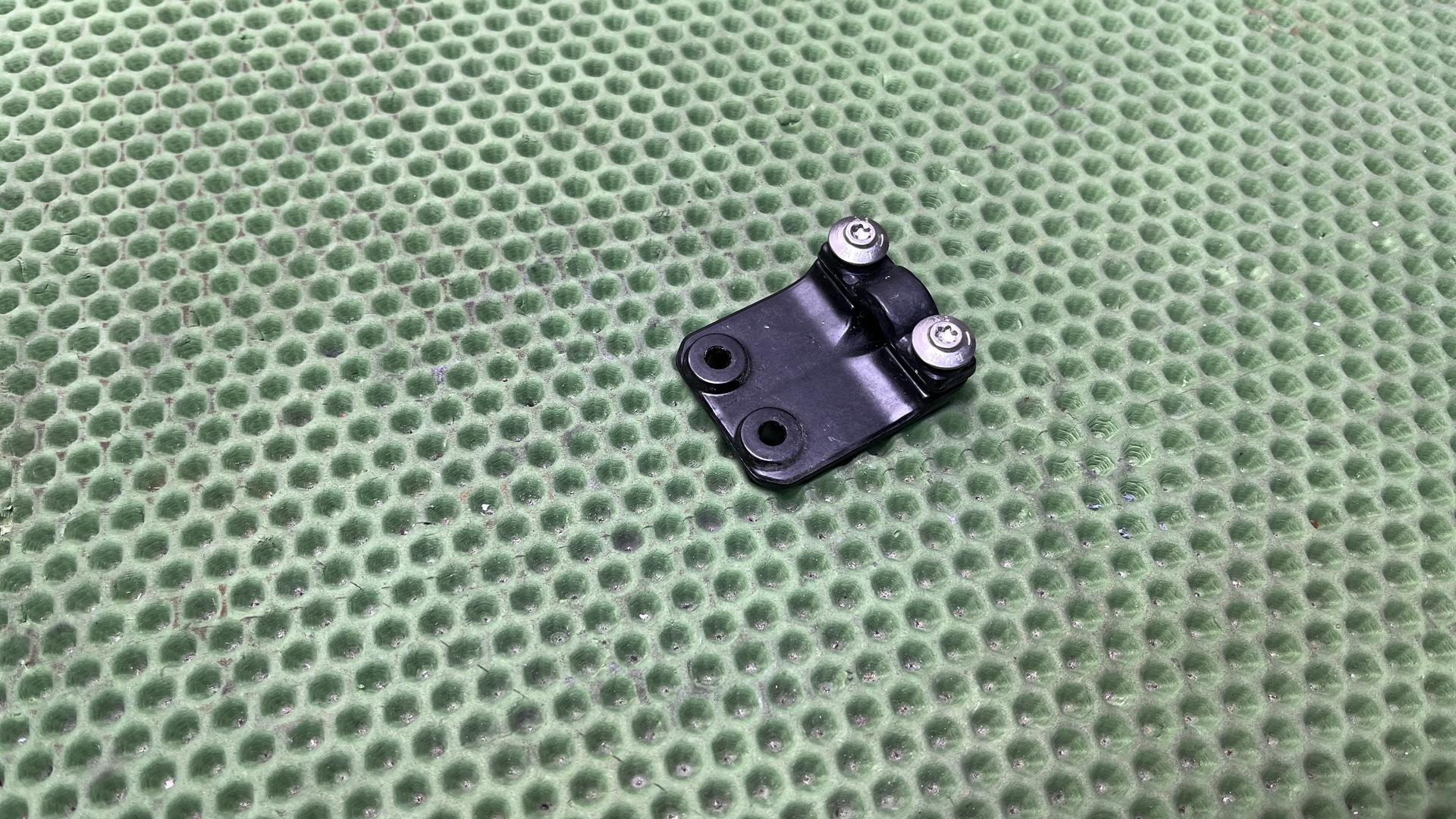 Кронштейн крепления противотуманной фары ПТФ K1600GT/GTL/Bagger 