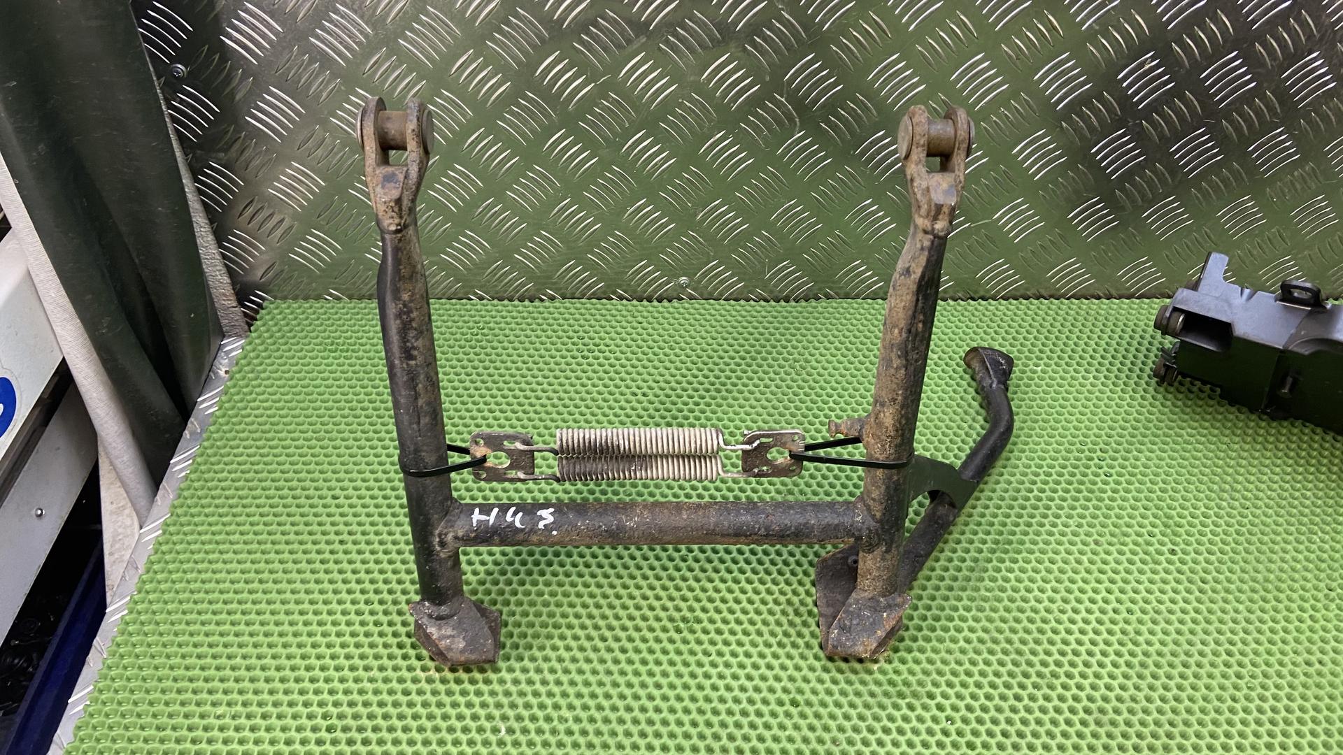 Центральная подставка, низкая посадка 46528534368