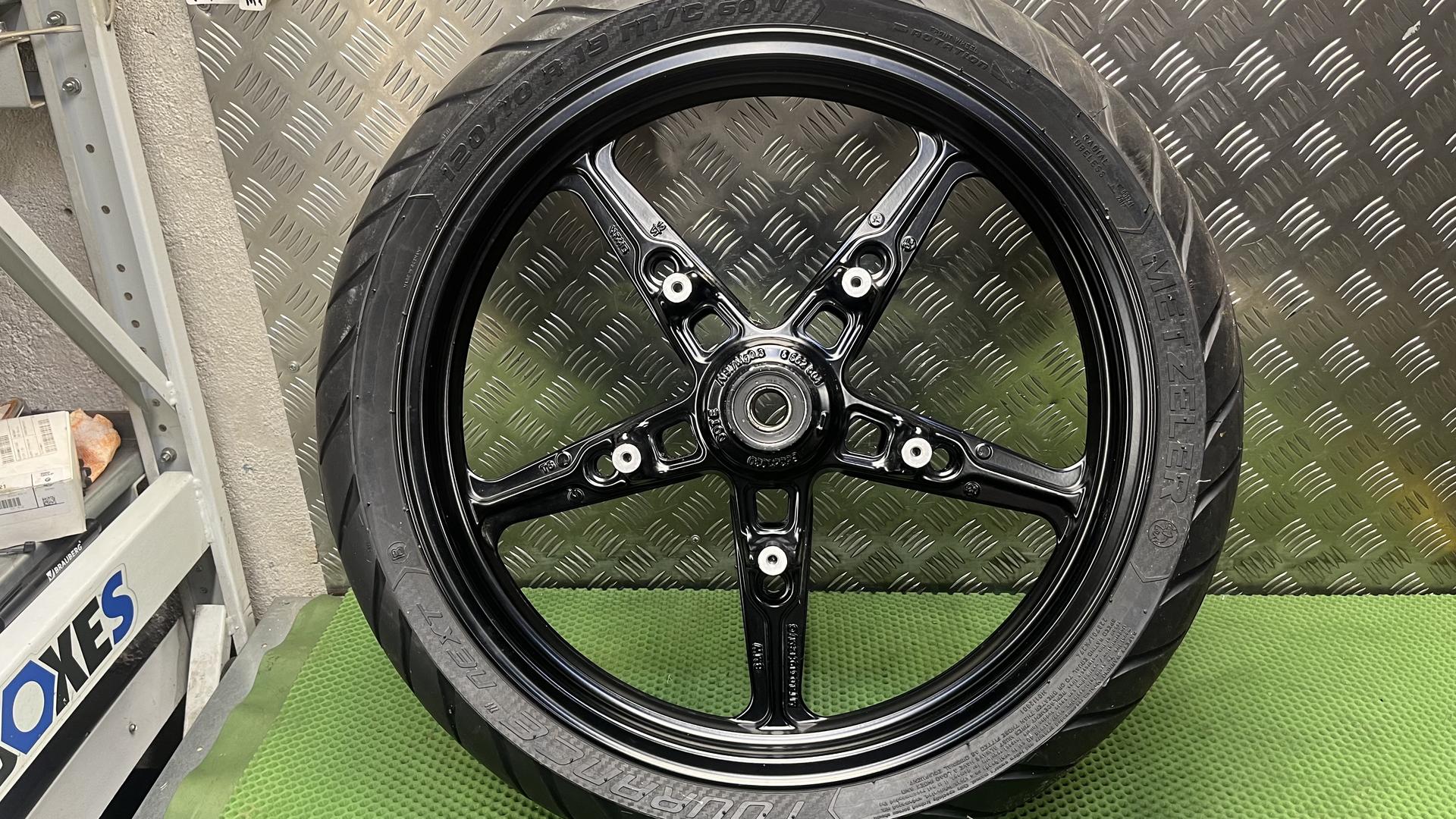Литой диск черный матовый передний RnineT Pure/Scrambler/Racer K22/23/32 36318562506