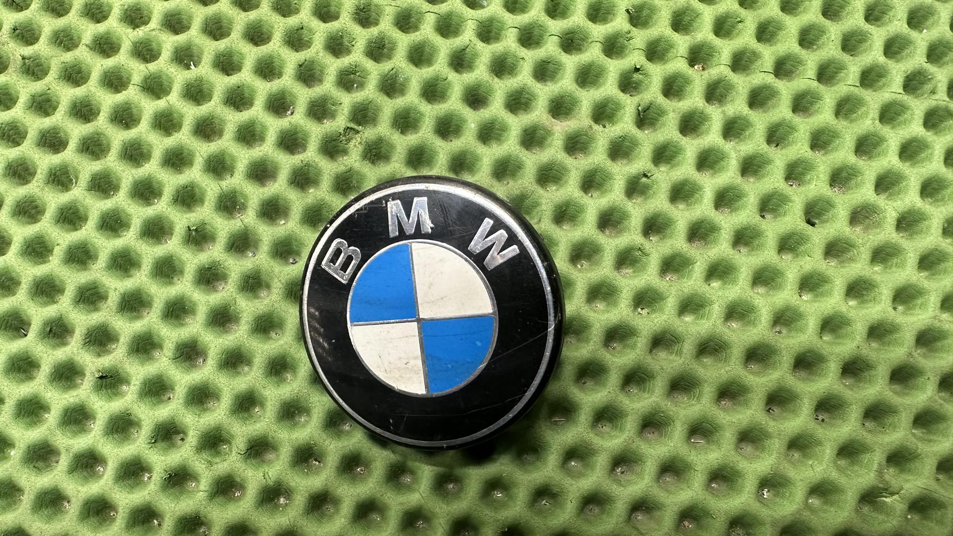 Эмблема в траверсу K1200/1300 R/S K40 K43 32717674675