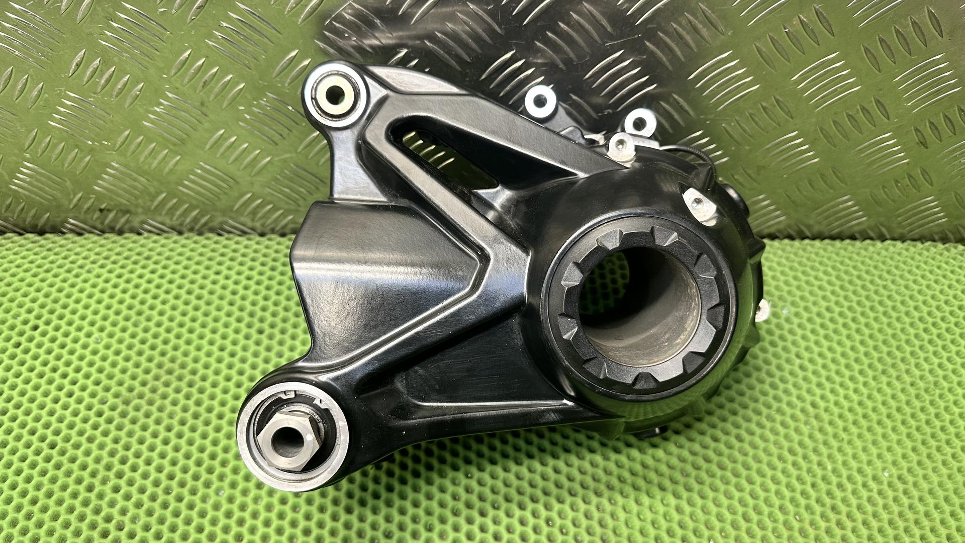 Угловой редуктор черный 2,75 R1200/1250 RT K52 33748394284