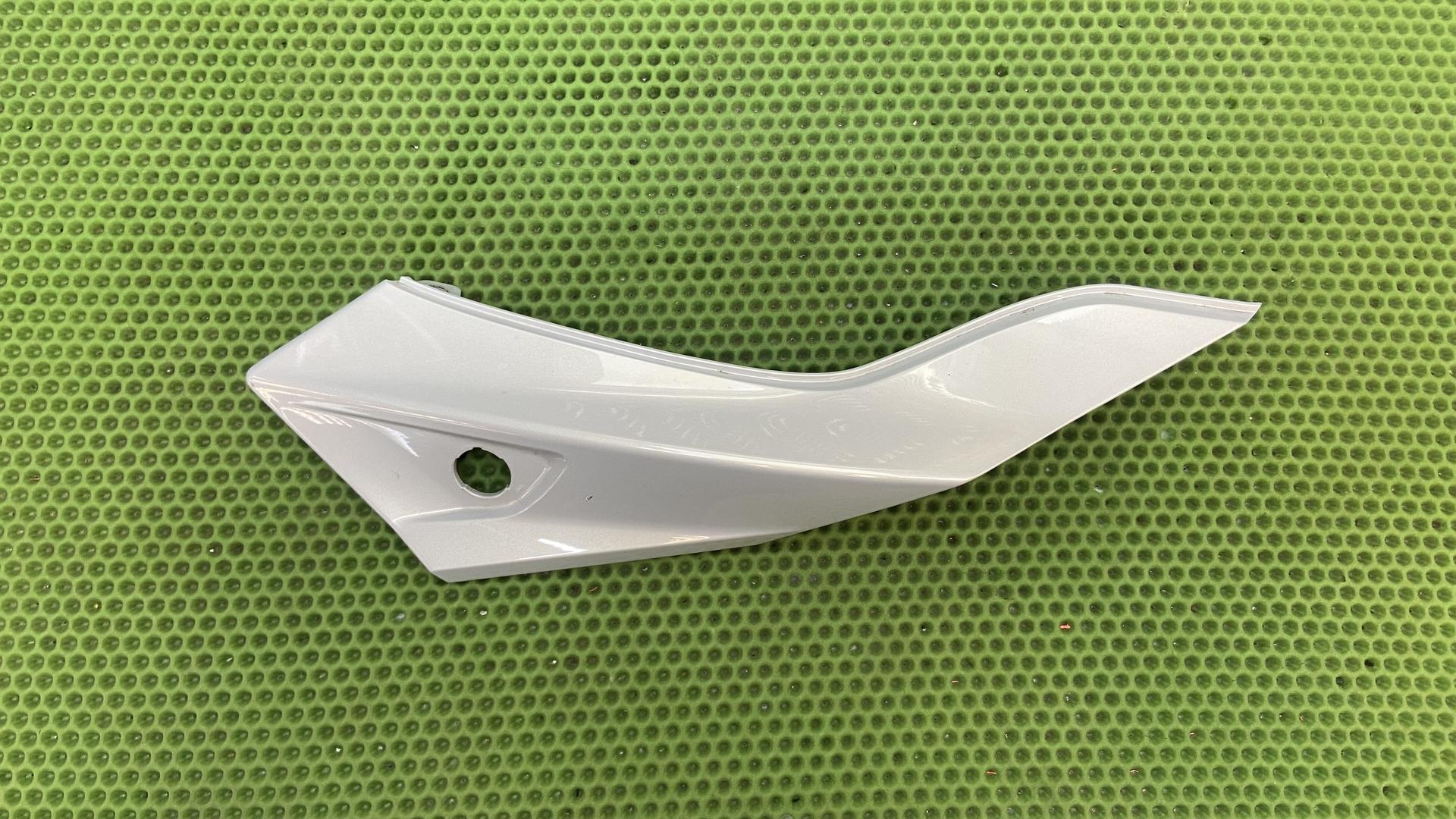 Боковая часть облицовки сзади слева 46639444513