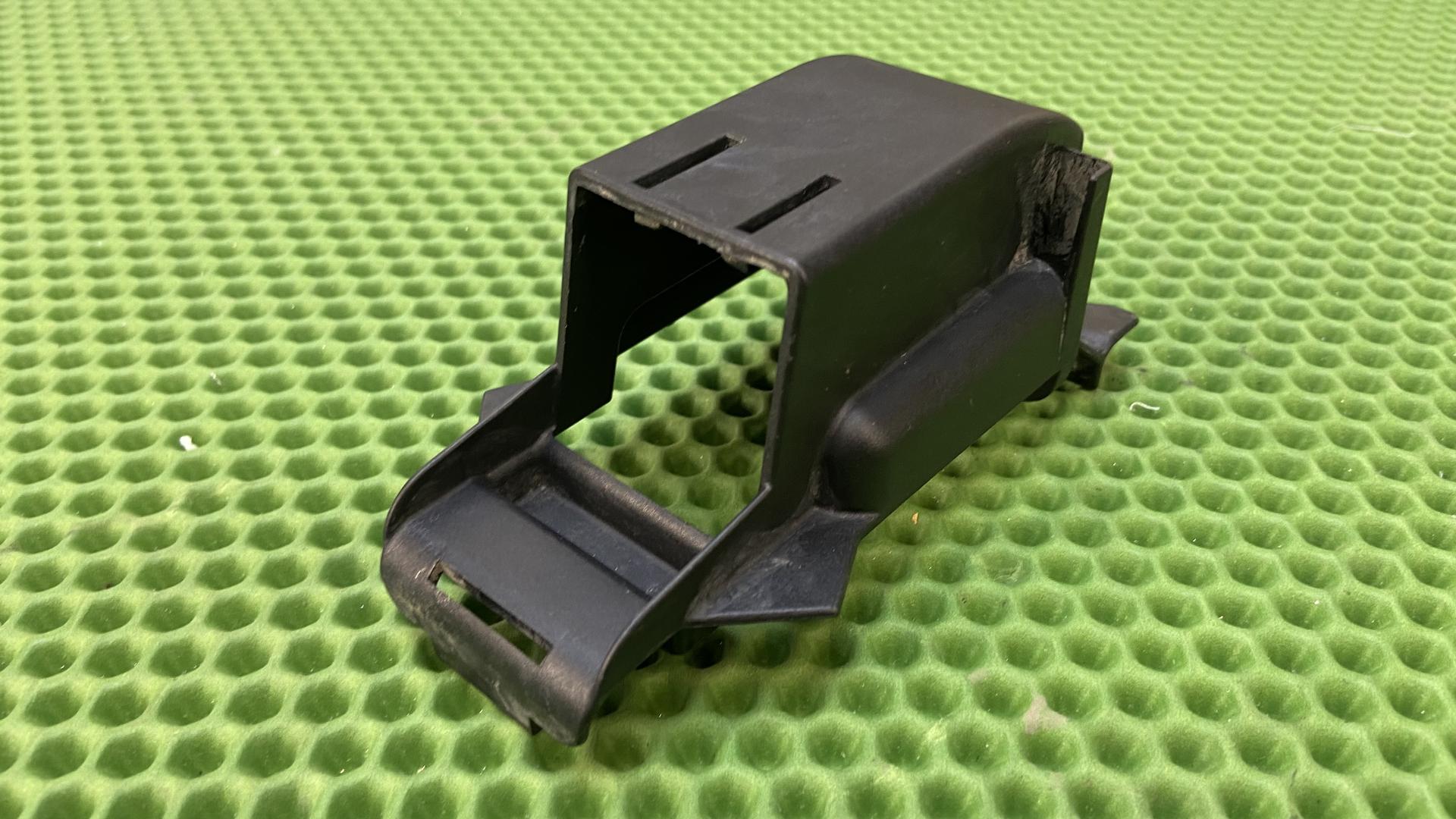 Держатель реле 63127695580