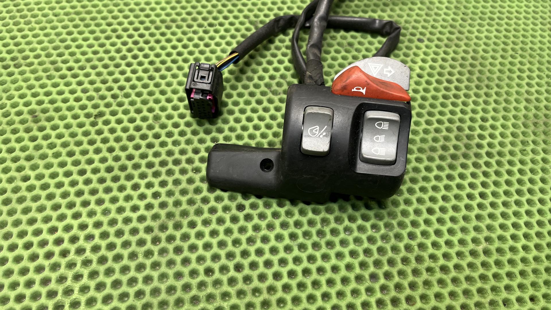 Комбинированный выключатель Л 61317708329